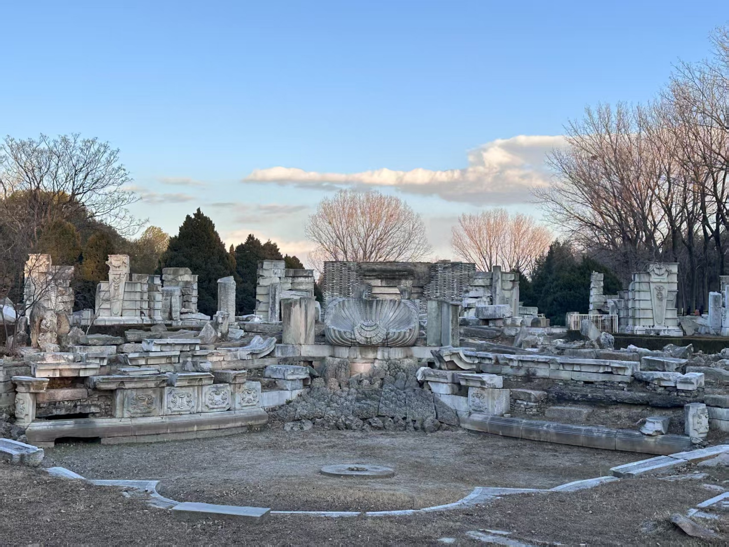 北京寶藏暢玩四日遊(故宮+恭王府+什剎海+八達嶺長城+非遺文化表演+鳥巢+國家速滑館+天壇公園+頤和園+圓明園+體驗老北京地道美食)