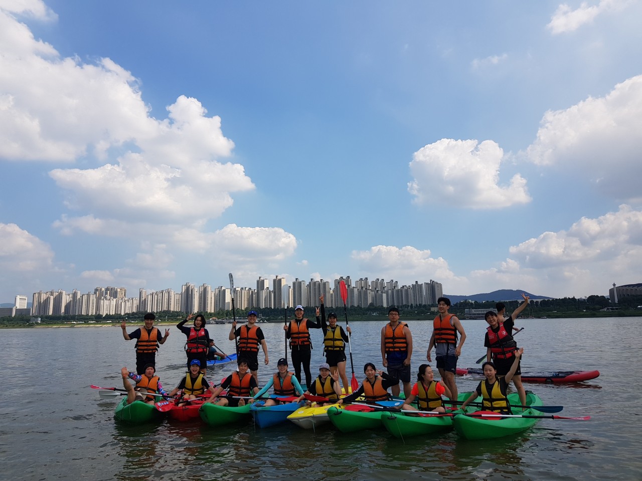 首爾漢江 SUP 立槳 & 獨木舟體驗（Surfstory 提供）