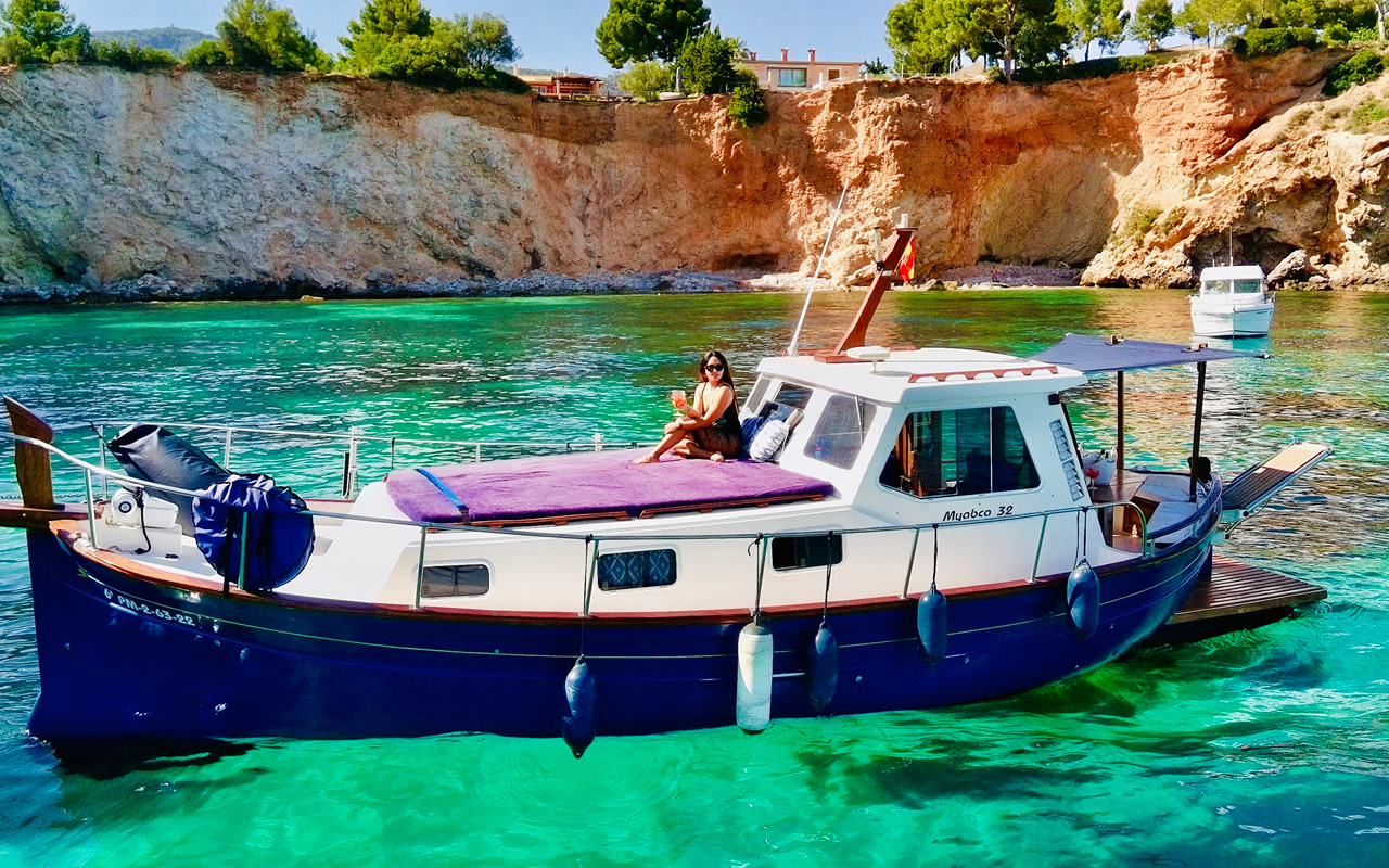 Mallorca Private Boat Experience with Snorkeling 