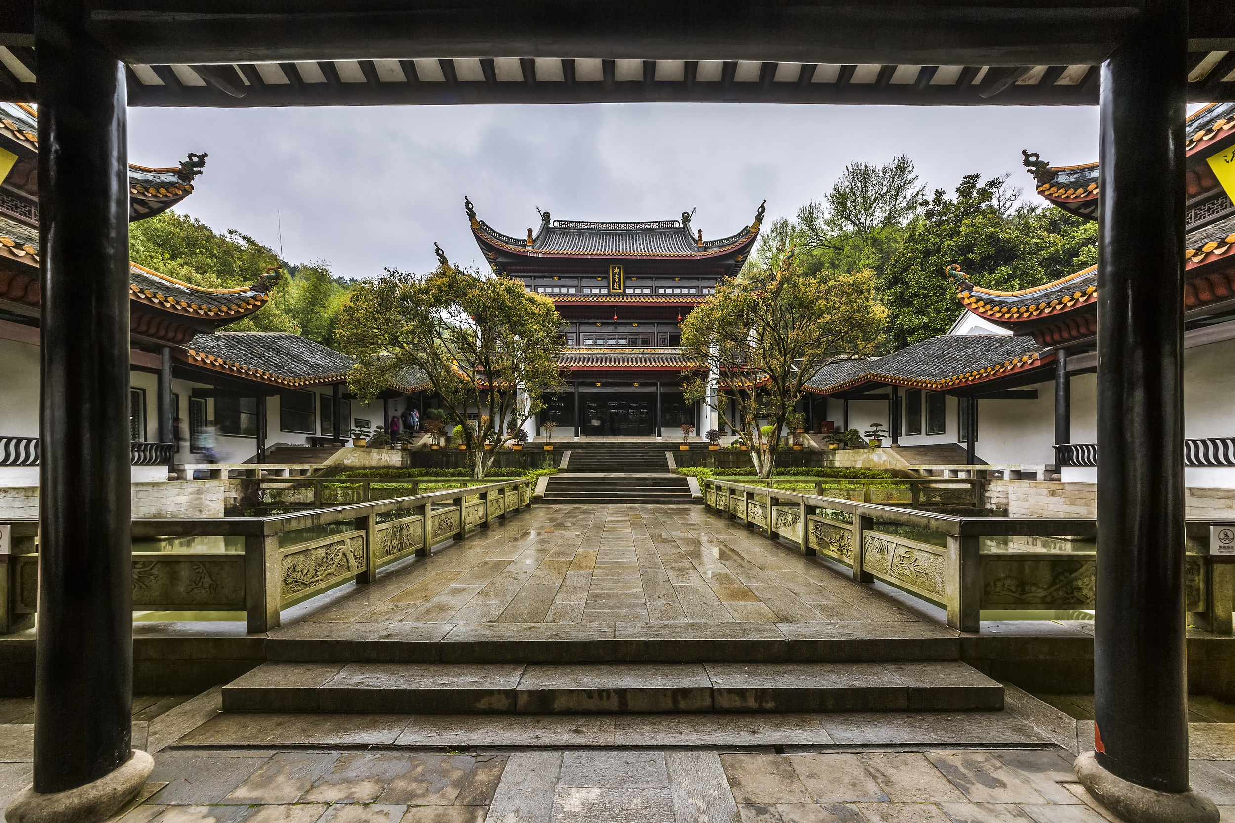 湖南5日深度遊（張家界+天門山+長沙+鳳凰古城+芙蓉鎮+玻璃橋+沱江泛舟+苗服換裝+VIP通道+耳麥講解）