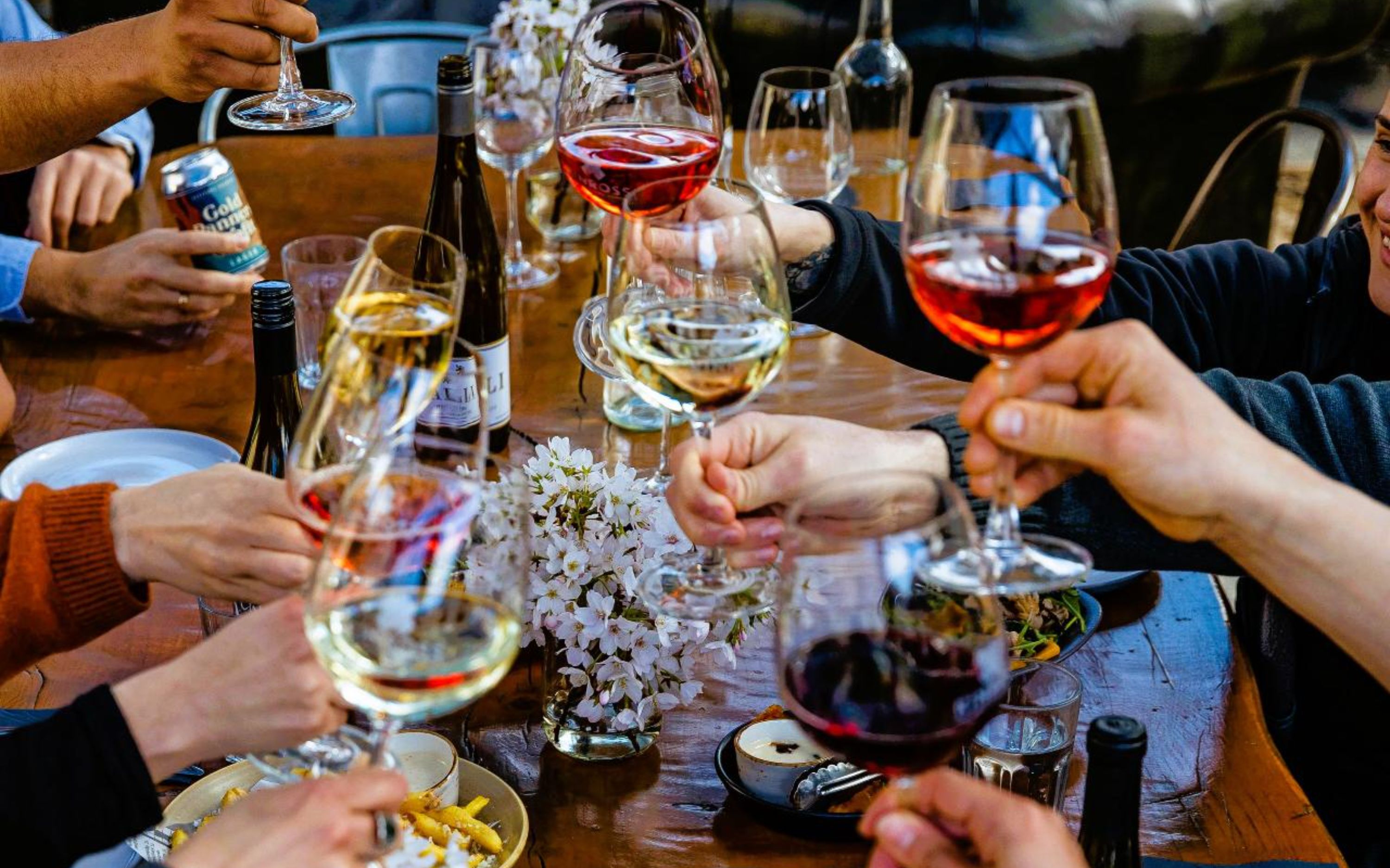 盡享美酒佳餚與壯麗景緻的完美結合