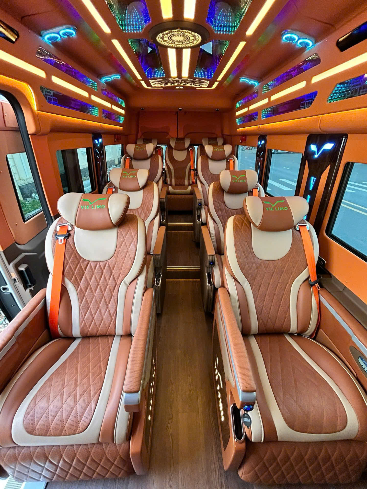 Ke Ga from/to Ho Chi Minh City - 9-11-Seater Luxury Limousine by Vie Limousine