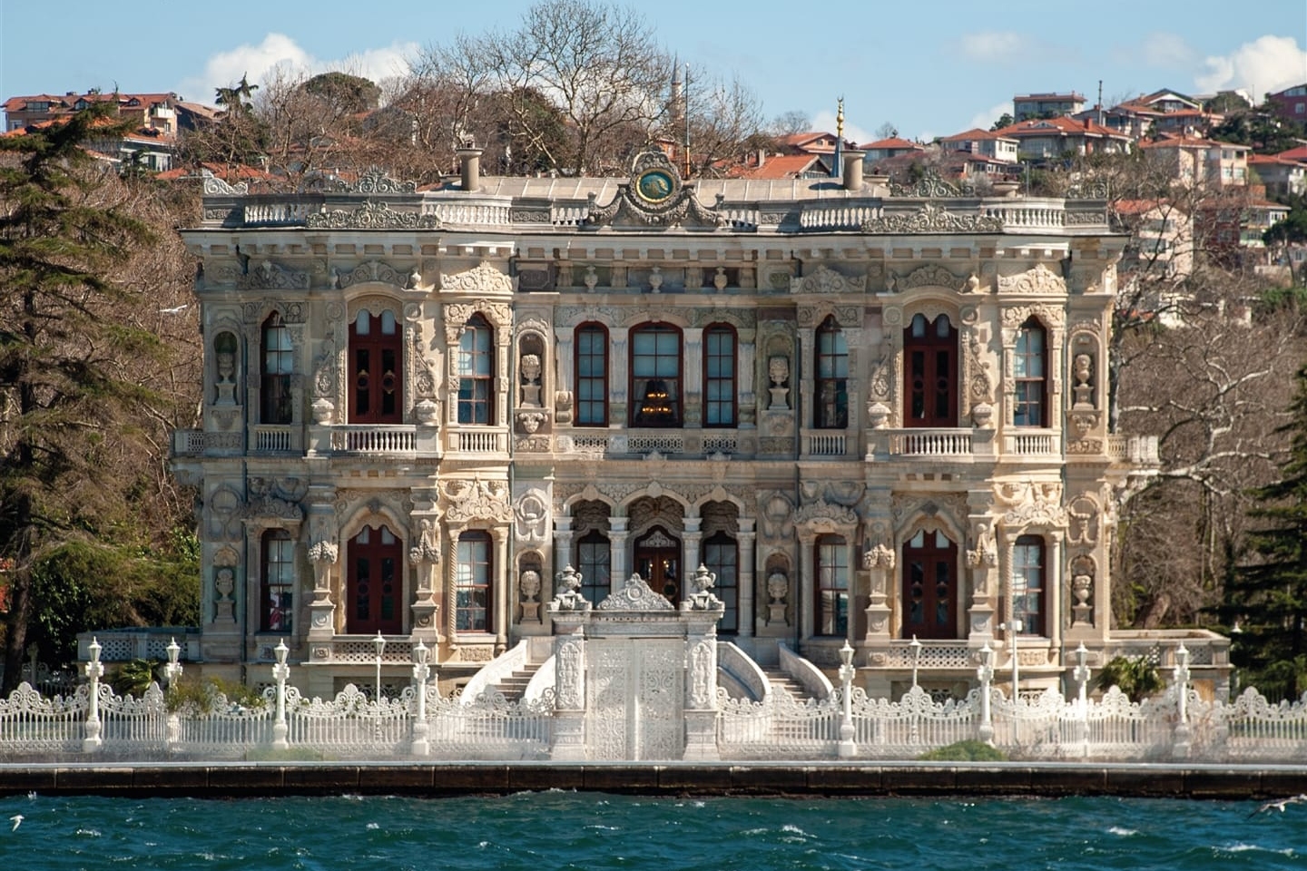 博斯普魯斯海峽日落巡遊（Bosphorus Sunset cruise），提供可選飲料和小吃