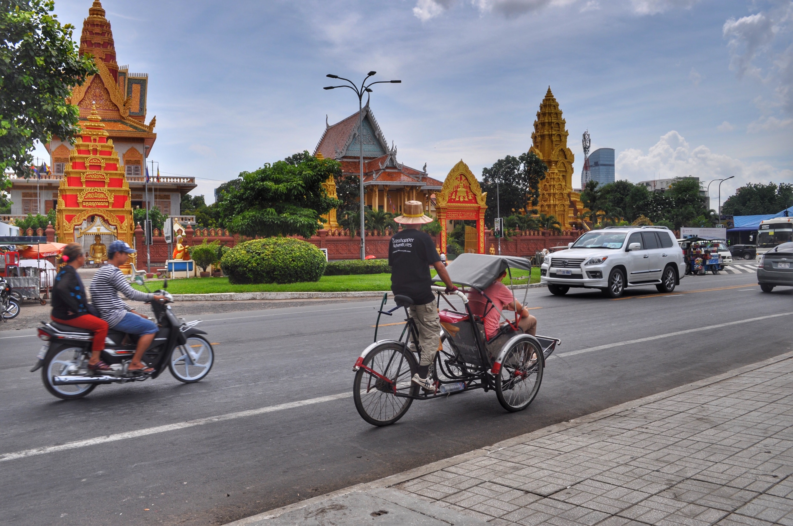 Phnom Penh City Cyclo Tour