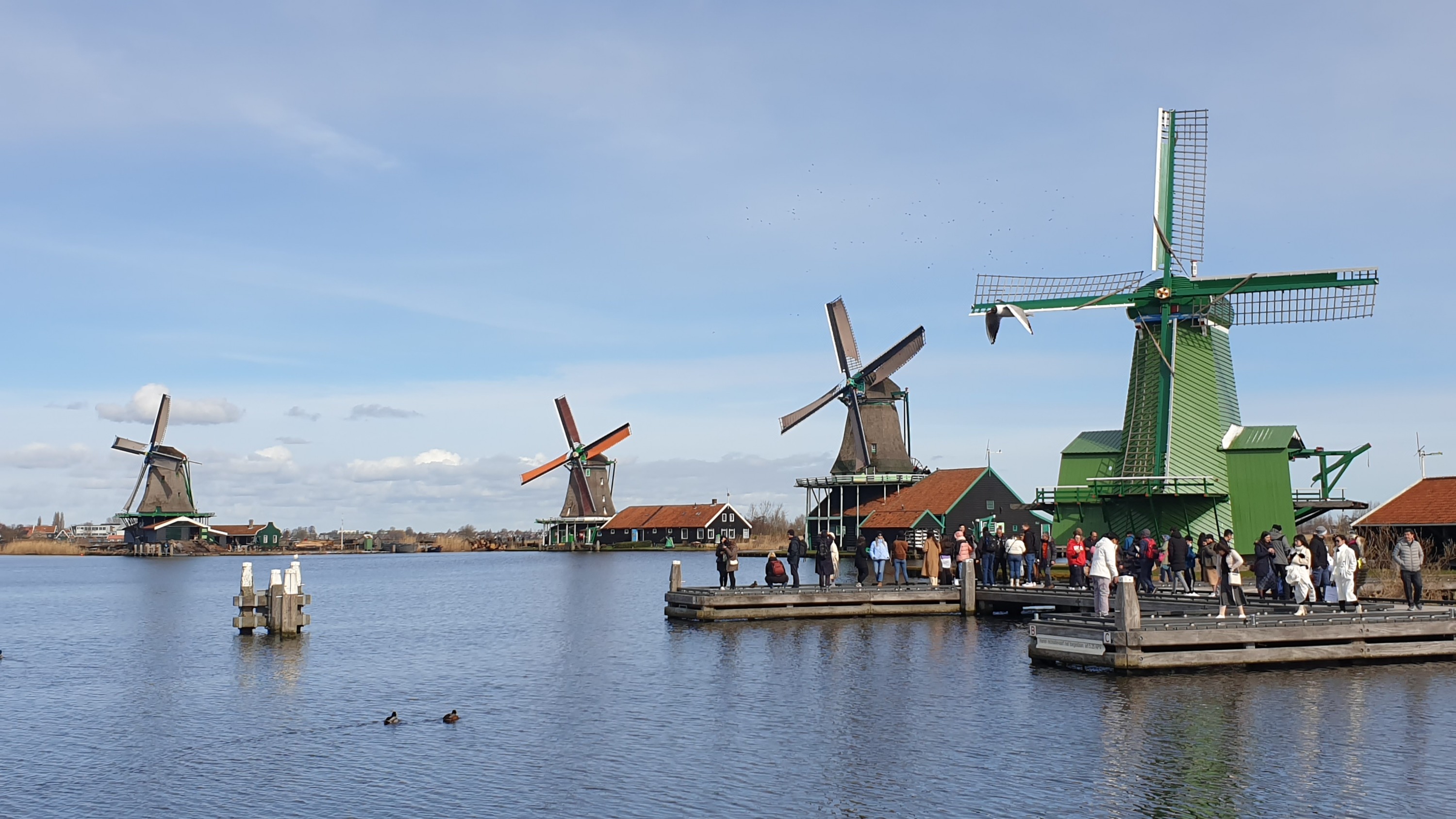 Giethoorn and Zaanse Schans Day Tour from Amsterdam with Boat Ride