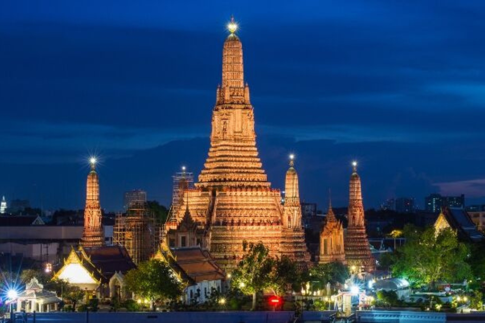 新視野號郵輪(New Horizon Cruise)盡力在鄭王廟前停留更長時間,讓客人有充足的時間欣賞美景並拍攝精美照片。 新視野號郵輪(New Horizon Cruise)盡力在鄭王廟前停留更長時間,讓客人有充足的時間欣賞美景並拍攝精美照片。