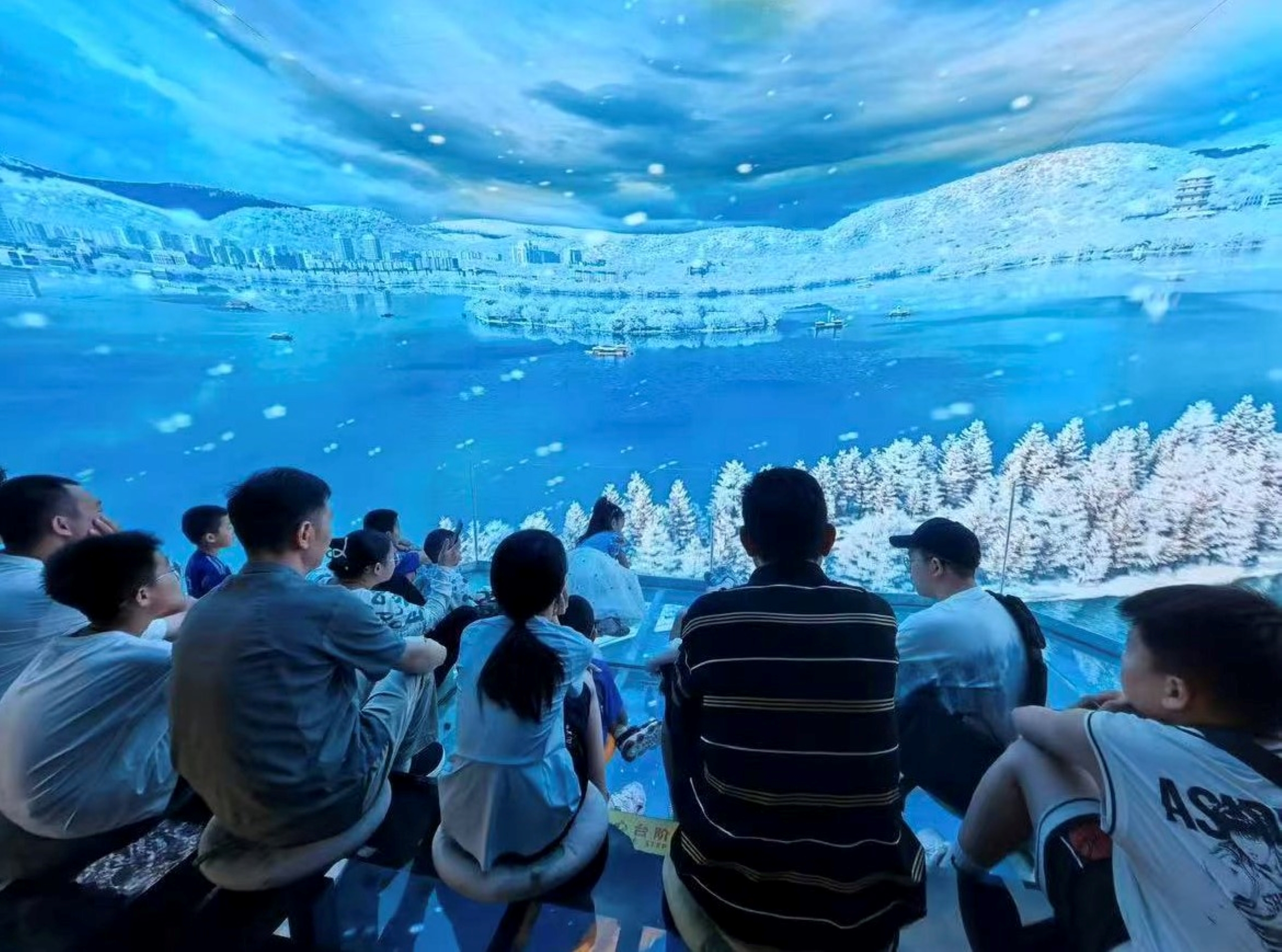 北京懸空玻璃藝術館,一處打破常規、重構感官的“空中藝術秘境” 北京懸空玻璃藝術館,一處打破常規、重構感官的“空中藝術秘境”