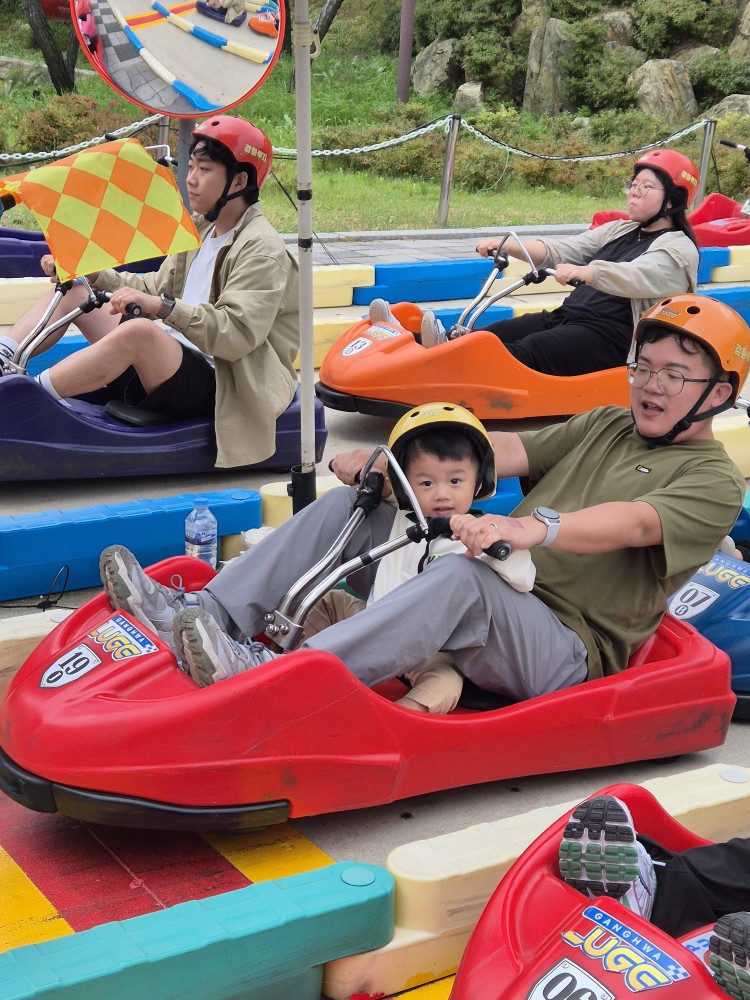 👭 仁川江華斜坡滑車是深受各年齡層旅客喜愛的刺激景點。 👭 仁川江華斜坡滑車是深受各年齡層旅客喜愛的刺激景點。