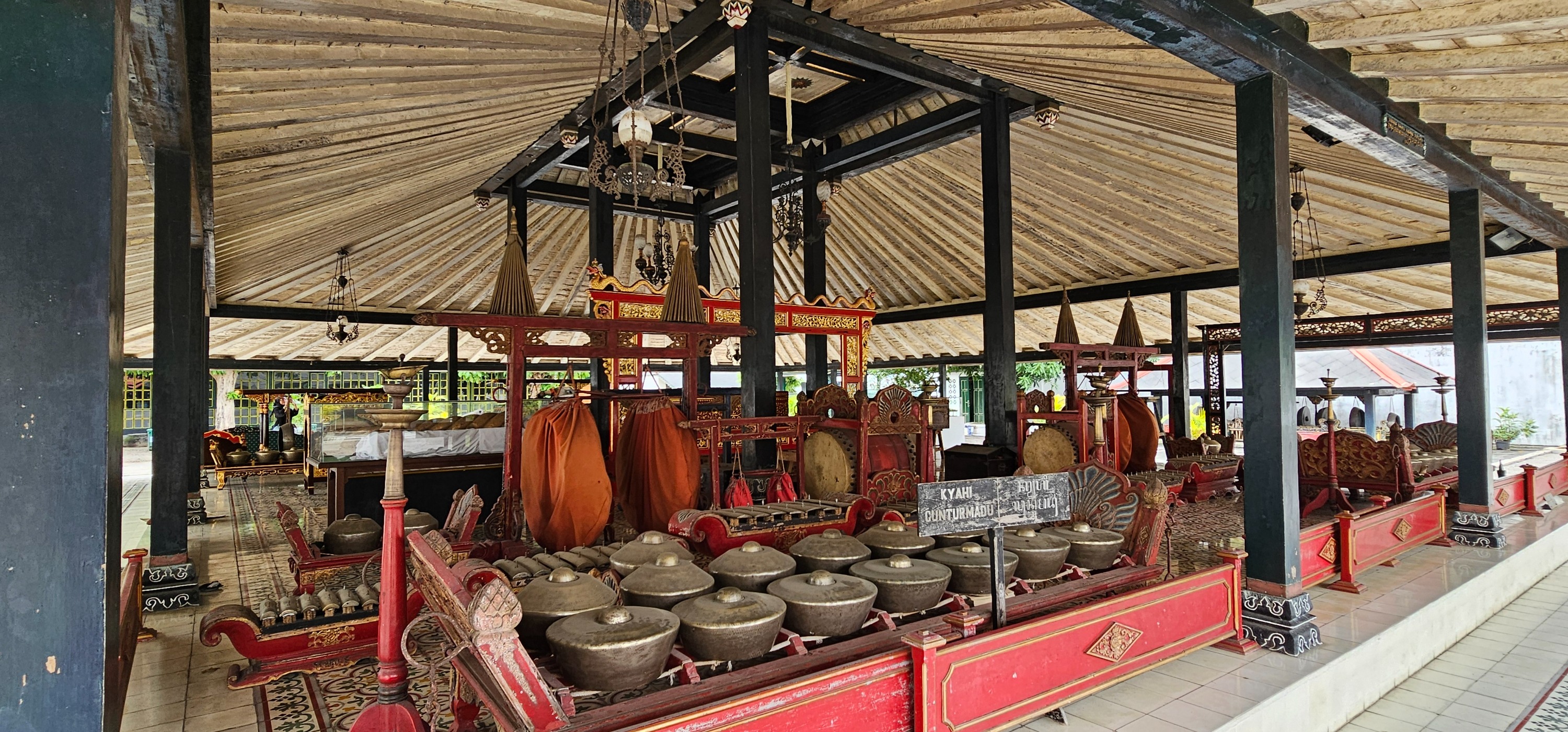 Obelix海景藝術表演與Kraton和Tamansari 城市之旅