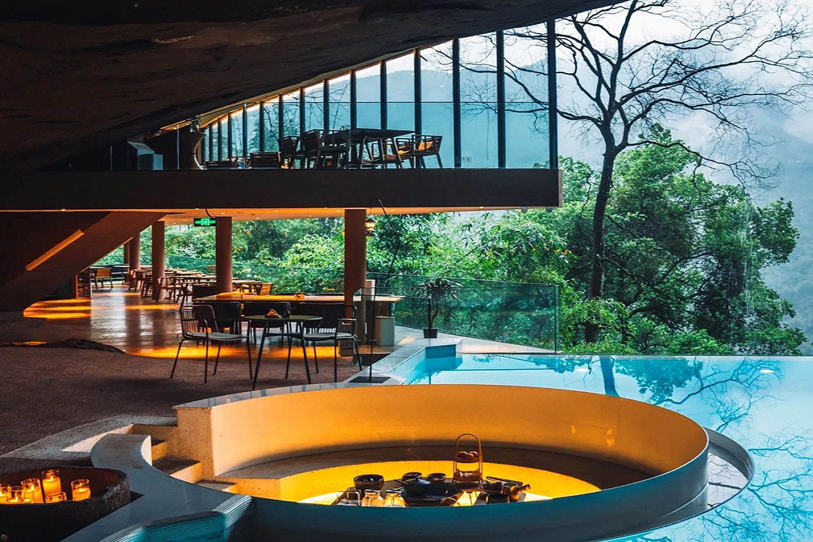 [Private Customized Tour] Guizhou Cave Mountain Luxury 5-Day Tour (Cave Wild Luxury Craftsman Luyalu Ancient Hotel + Guanshan Lake Zhenpo Hotel + Wujiang Village Miao King + Zhijin Cave + Pingyuan Ancient City + Chishui Danxia Waterfall)