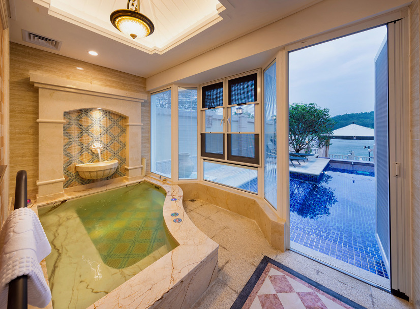 Two-bedroom, one-living room - Lakeside Pool Villa