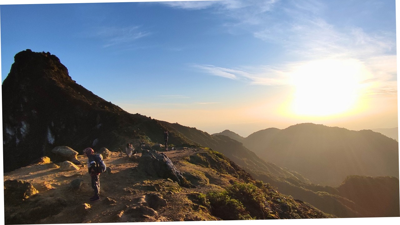 Hiking Mount Sibayak start From Berastagi