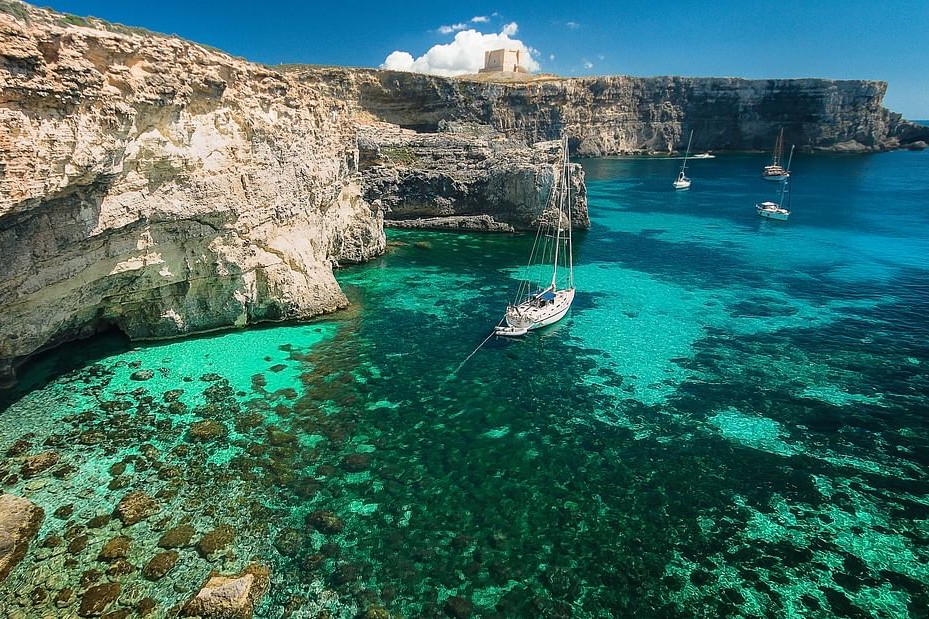 Comino Island and Blue Lagoon Sightseeing Cruise from Sliema