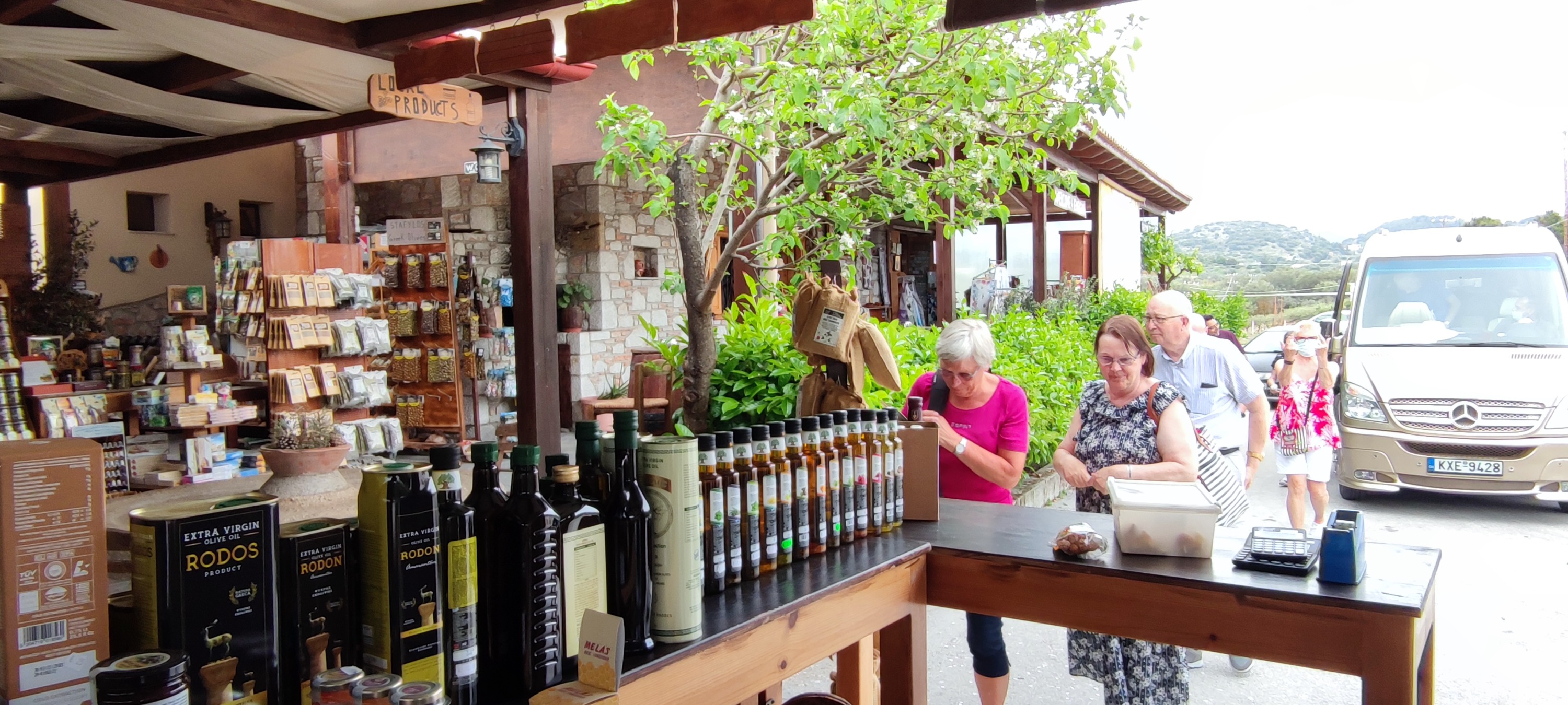 Guided Island Tour: THE ULTIMATE WINE TASTING EXPERIENCE