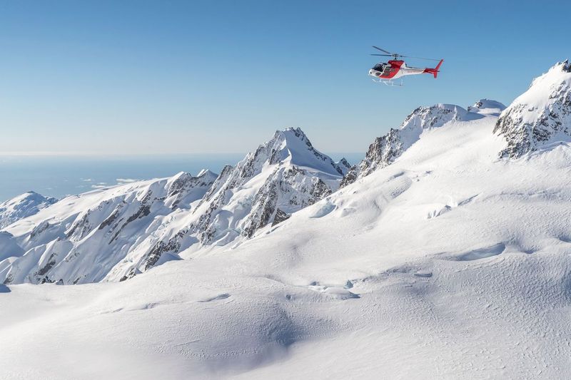 從庫克山機場出發的塔斯曼冰川 (Tasman Glacier) 風景優美的直升機觀光之旅