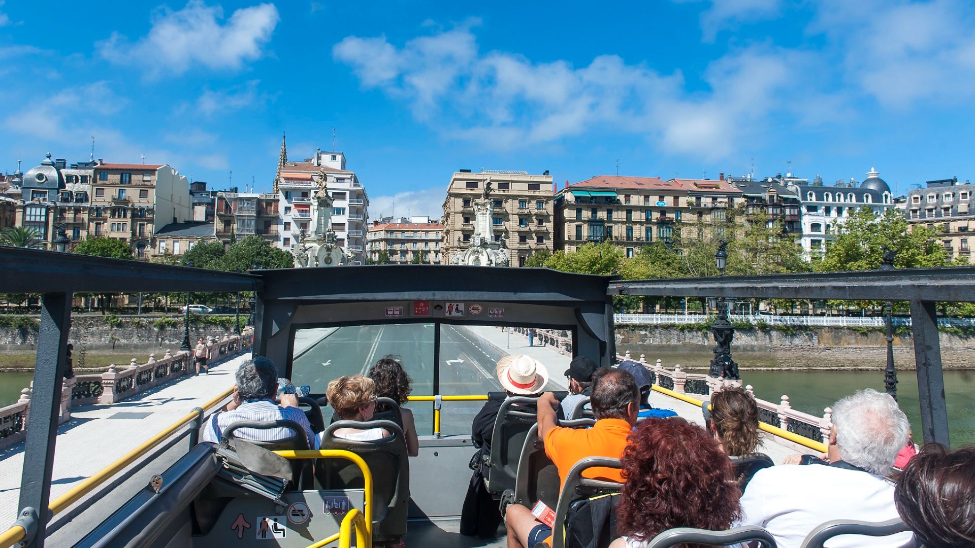 聖塞巴斯提安隨上隨下城市觀光巴士 (San Sebastian hop-on hop-off city tour bus)