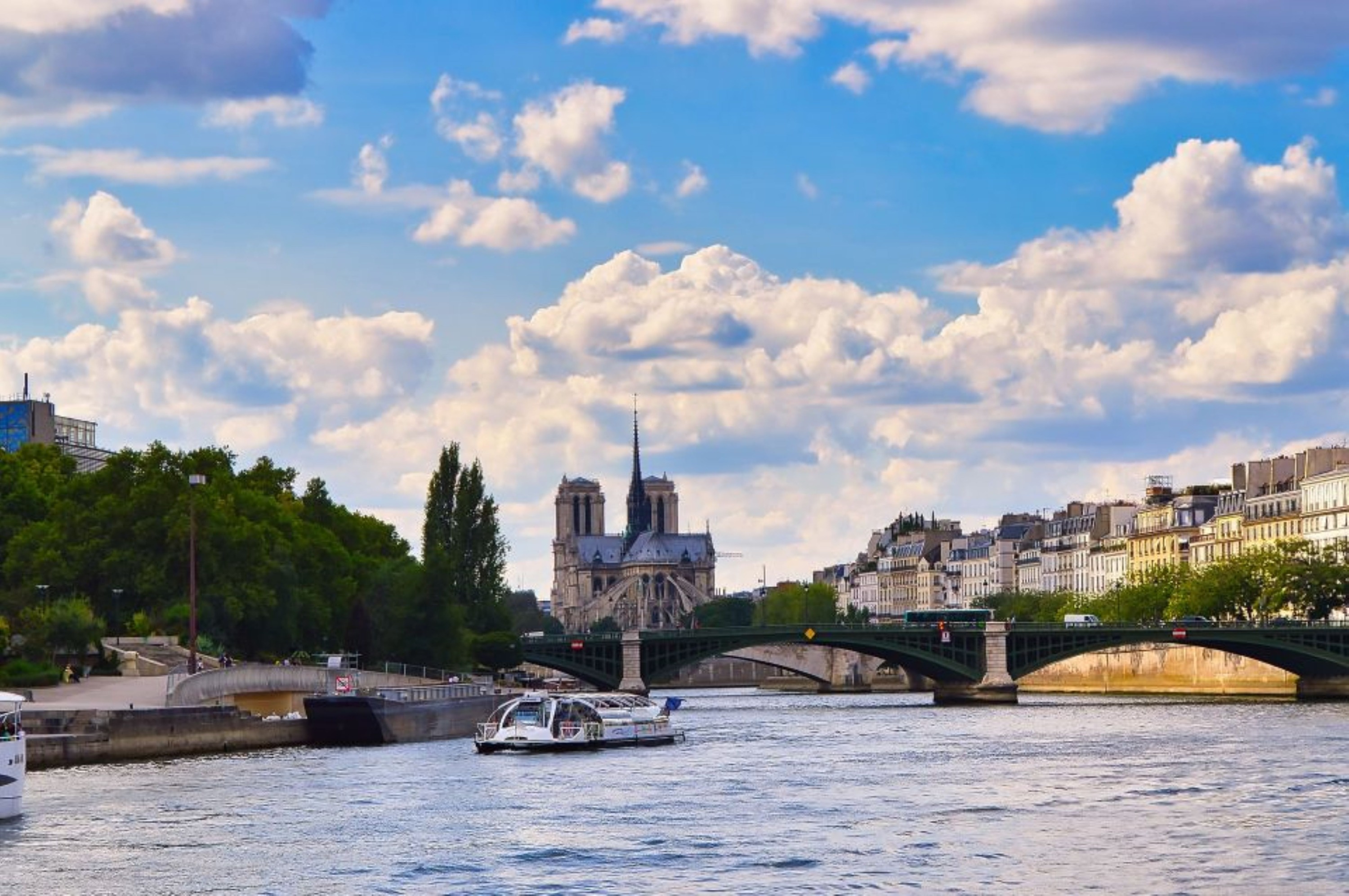 Catacombs and Seine River Cruise Ticket in Paris