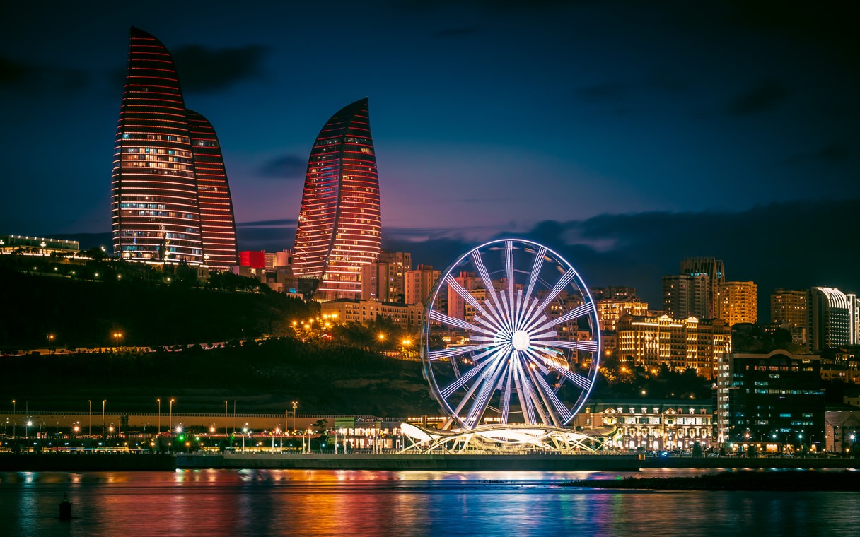 Highland Park & Heydar Aliyev Centre Evening Tour with City Lights