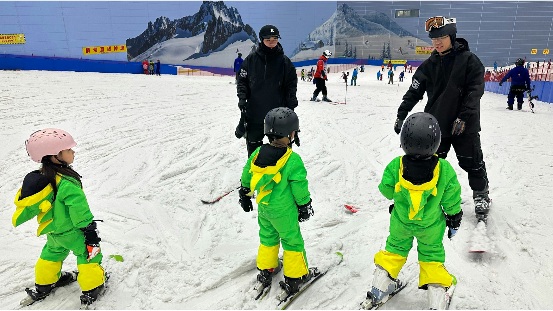 Guangzhou Hot Snow Miracle Skiing Course