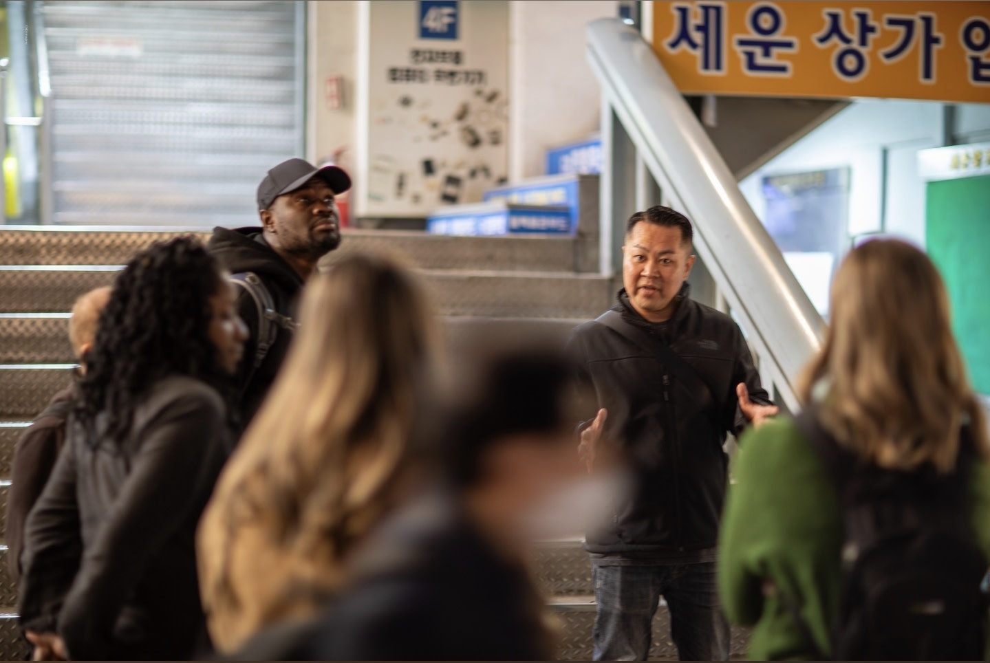 Gwangjang market & Jongno-gu Half-day Local Food & Wine Tasting Tour