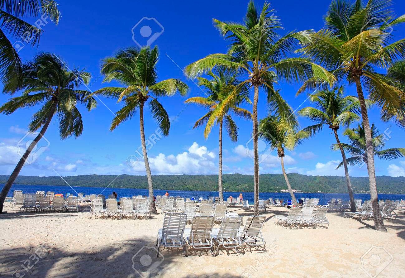 comfortable chairs to relax outdoors