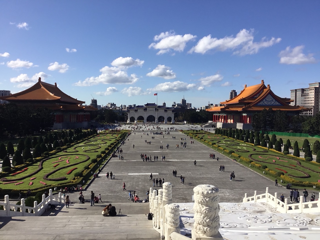 國立故宮博物院與中正紀念堂半日市區之旅