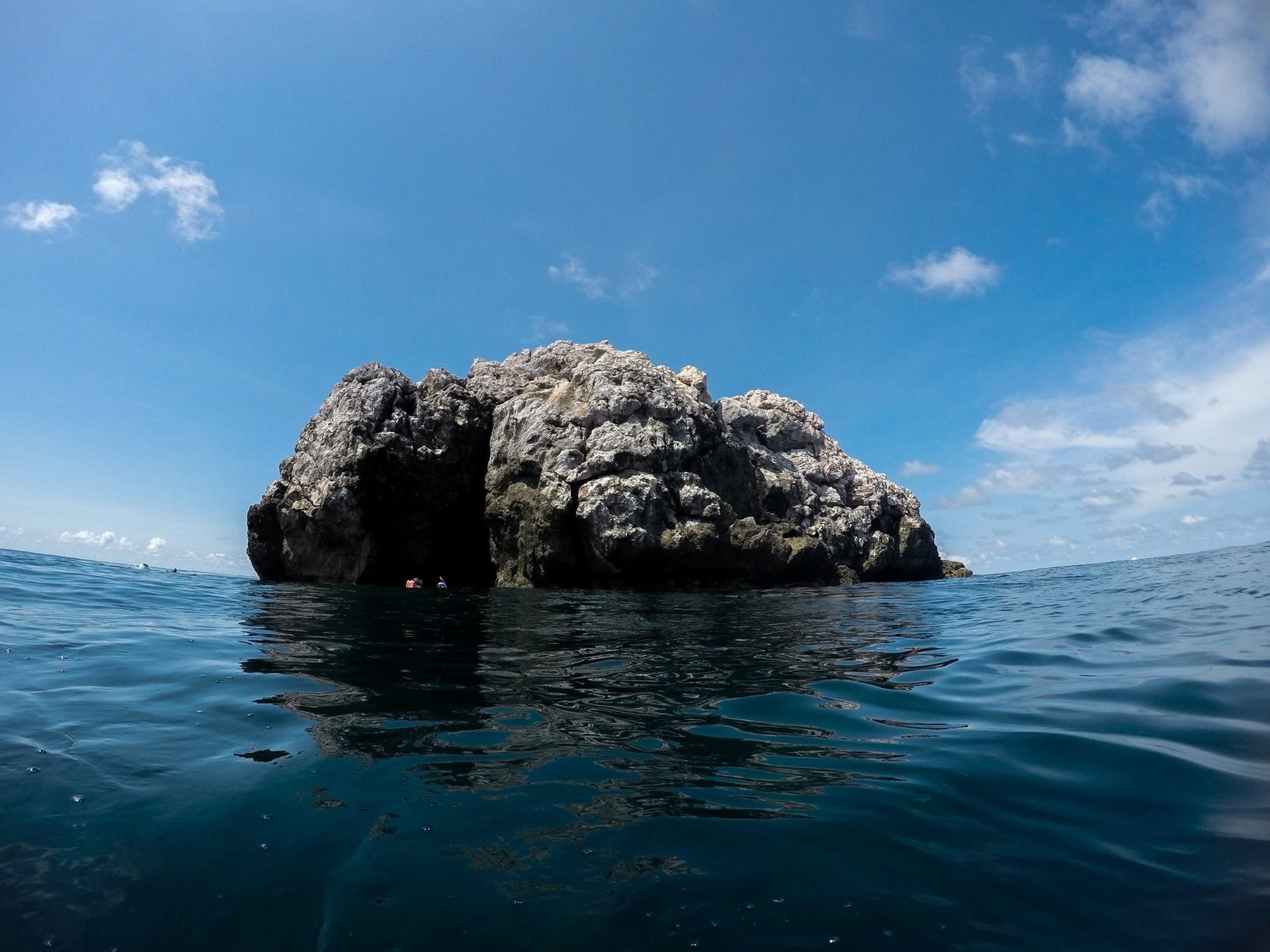 帕岸島船帆石（Sail Rock）潛水體驗（PADI五星級潛水中心）
