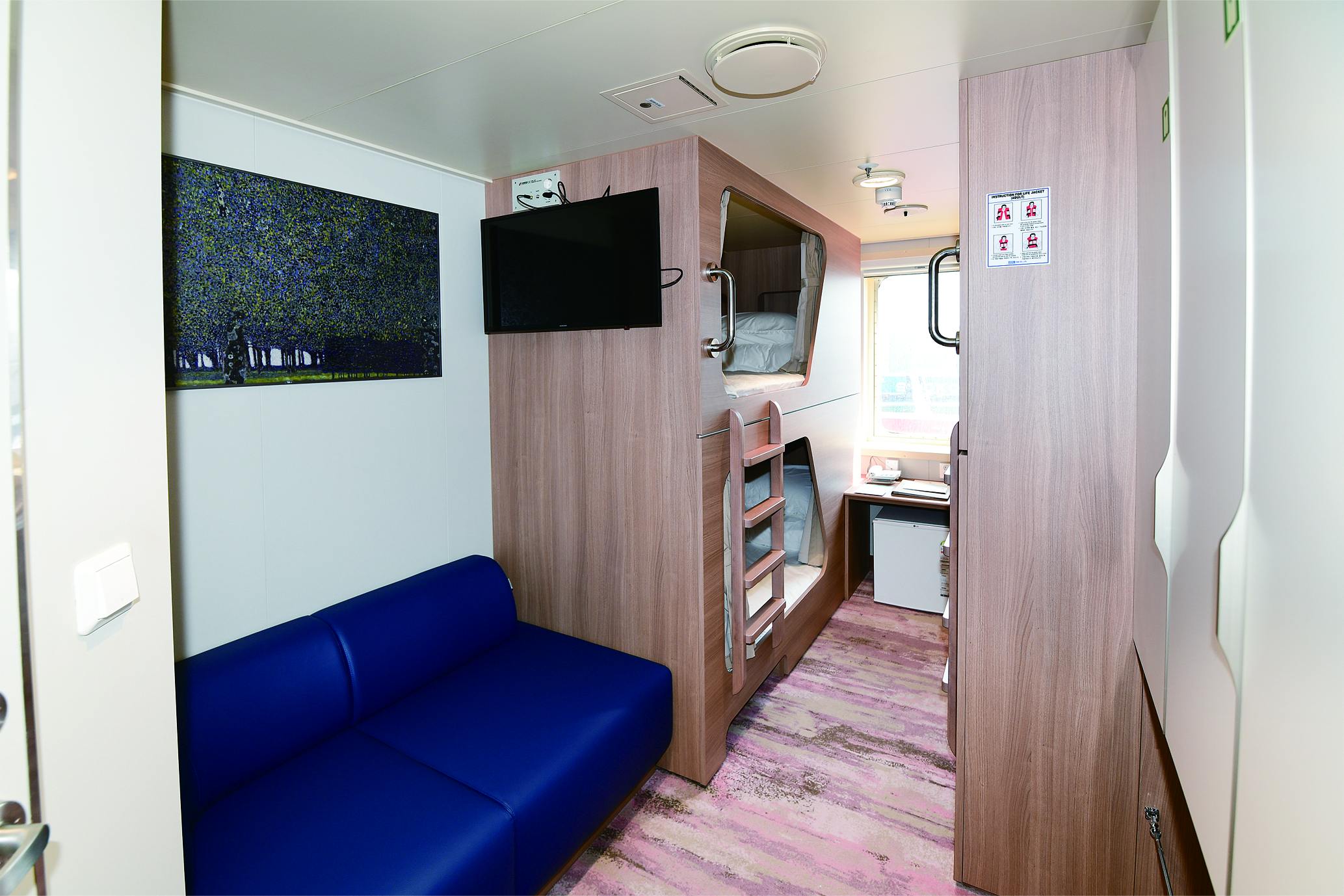 Shared Outside Cabin (Ocean View Bunk Beds)