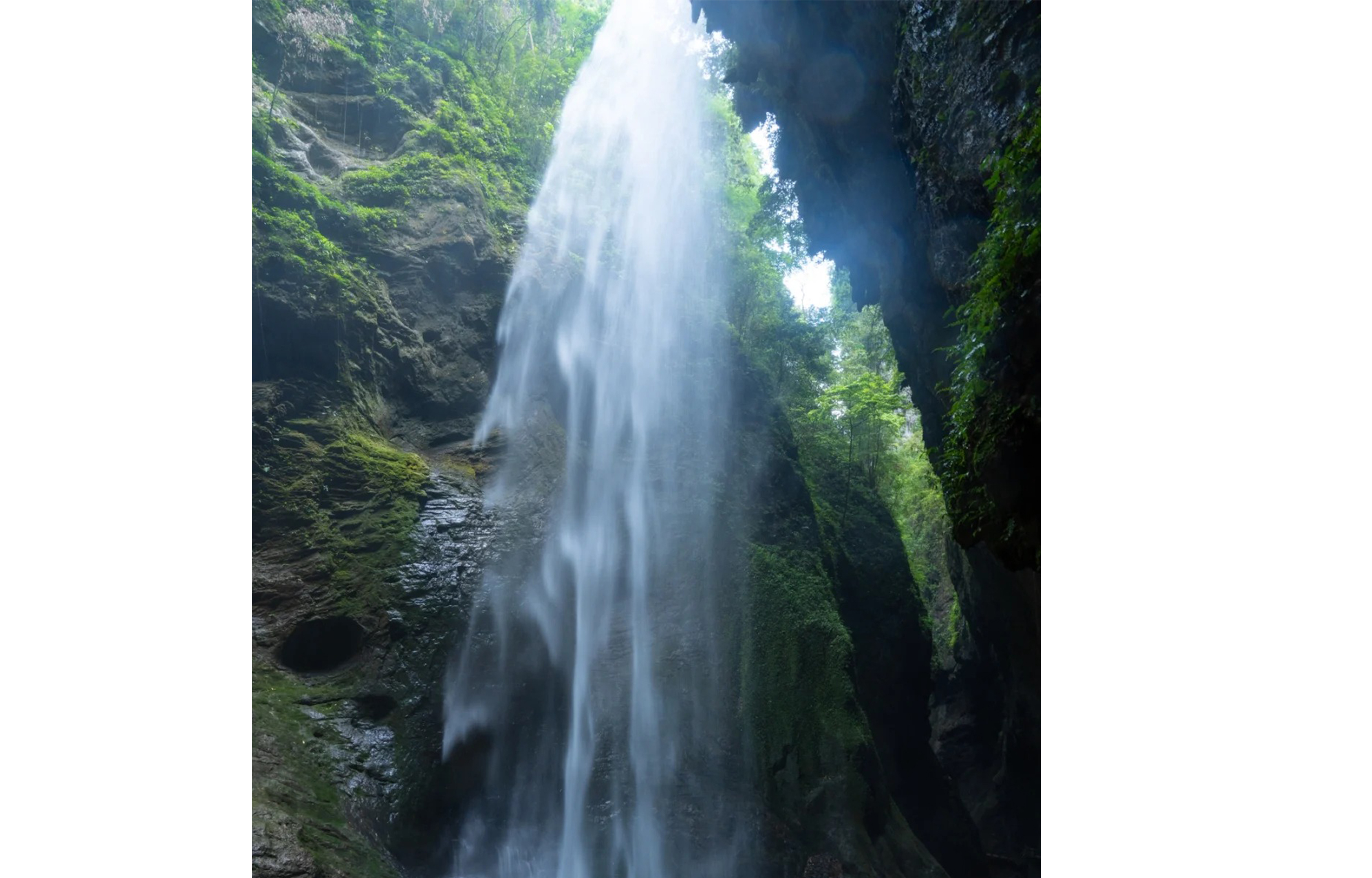 重慶武隆天生三橋+龍水峽地縫+仙女山森林公園+烏江畫廊觀景遊船+龔灘古鎮二日遊（喀斯特奇觀&草原風光&波浪公路&瀑布景觀）