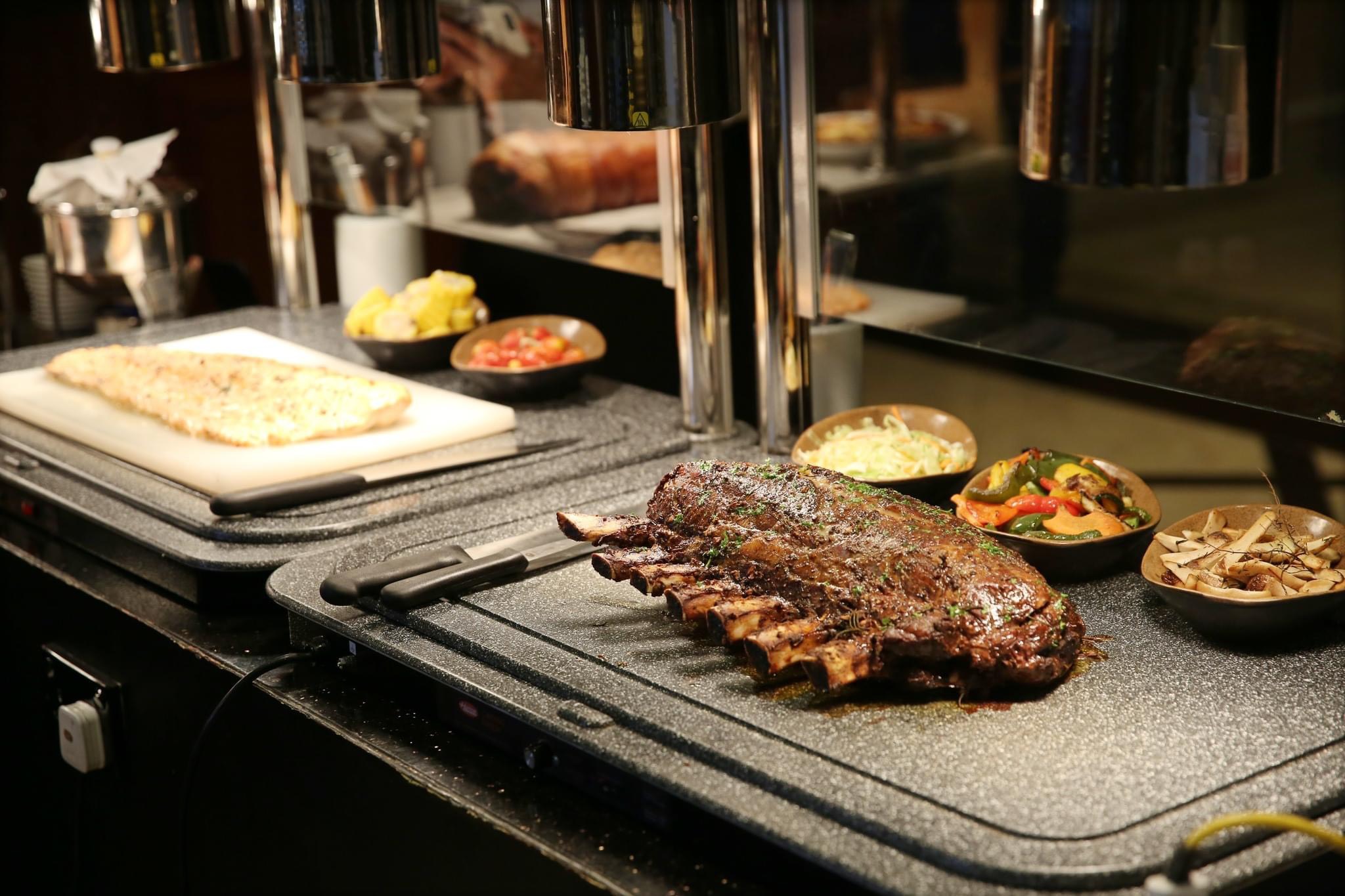 Sheraton Hanoi 飯店 (Oven D'or 餐廳) 國際自助餐