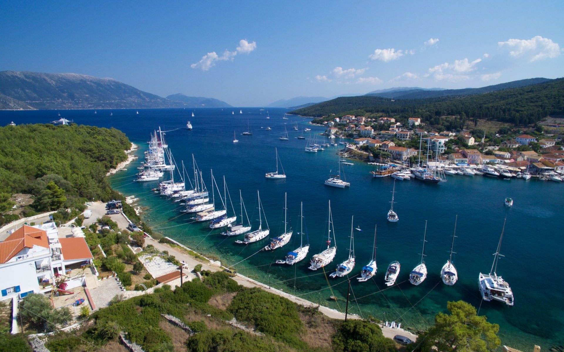 Melissani Lake, Fiskardo & Myrtos Beach Bus Tour in Kefalonia