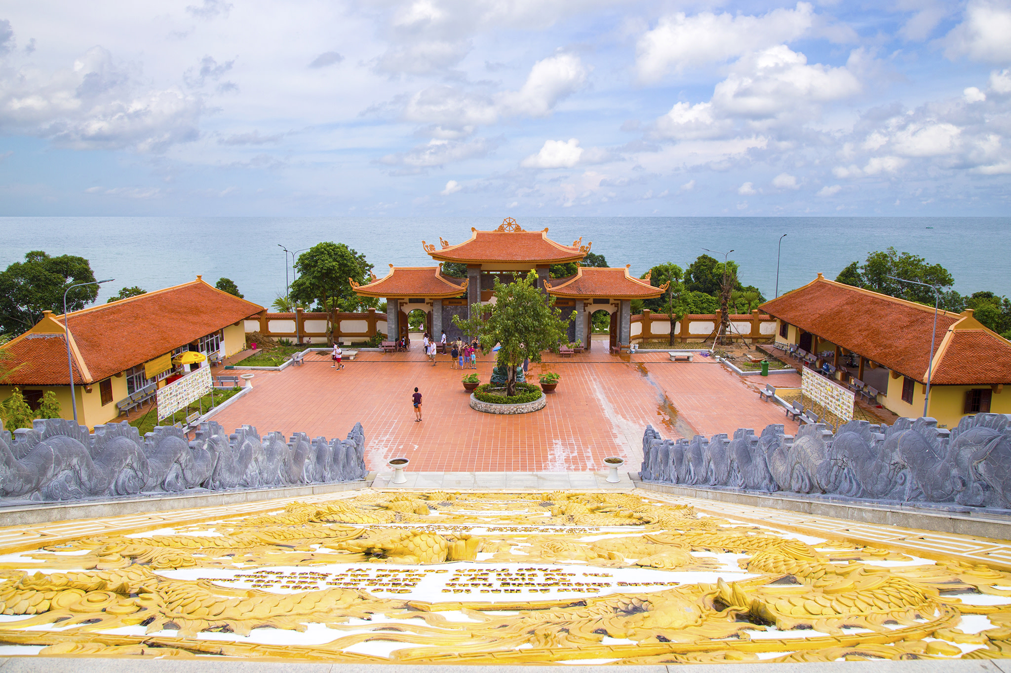 Phu Quoc Day Tour: Ho Quoc Pagoda-Sao Beach With Chinese Guide