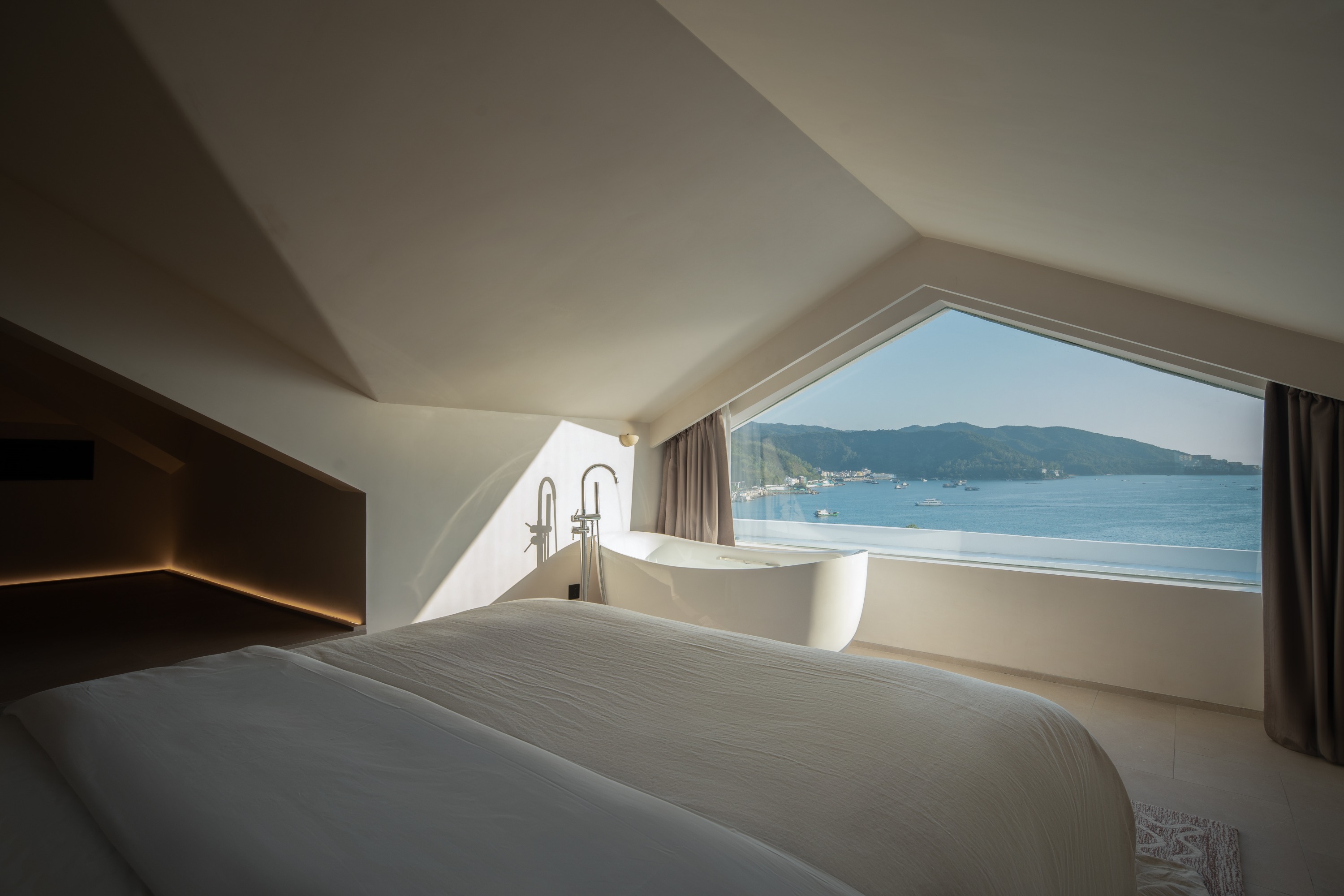 Building L Sea View Double Room L301