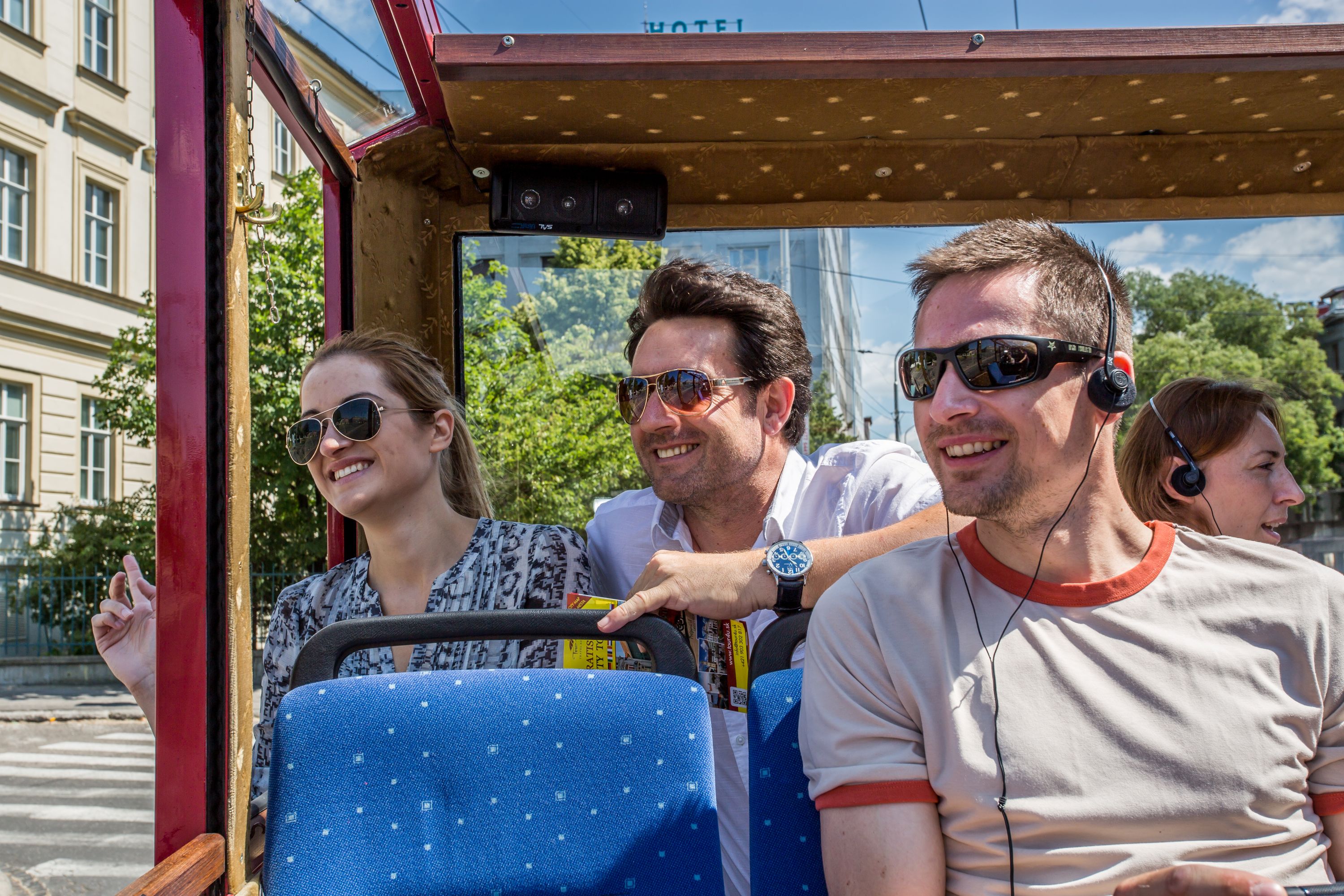 Big Castle Tour in Bratislava by Presporacik Sightseeing Vehicle