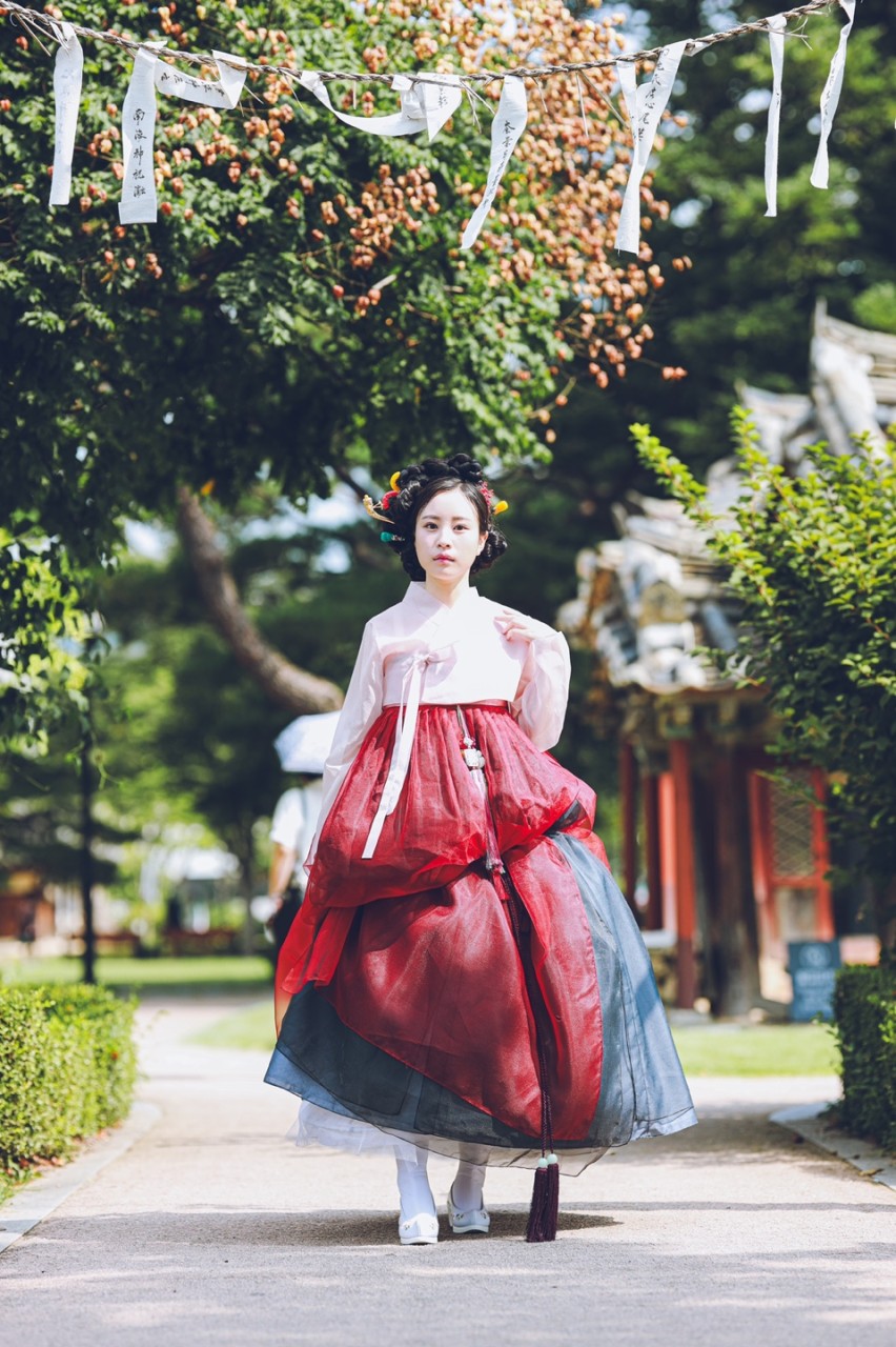 Hanbok Experience at Gyeongbokgung with Korean Hairstyling