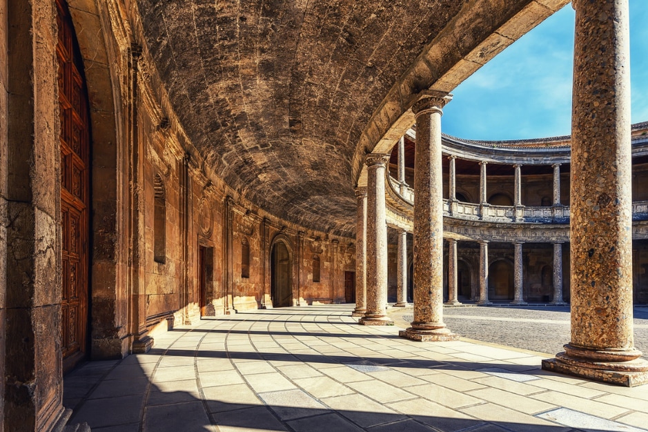 Alhambra, Nasrid Palace, and Generalife Gardens Tour in Granada