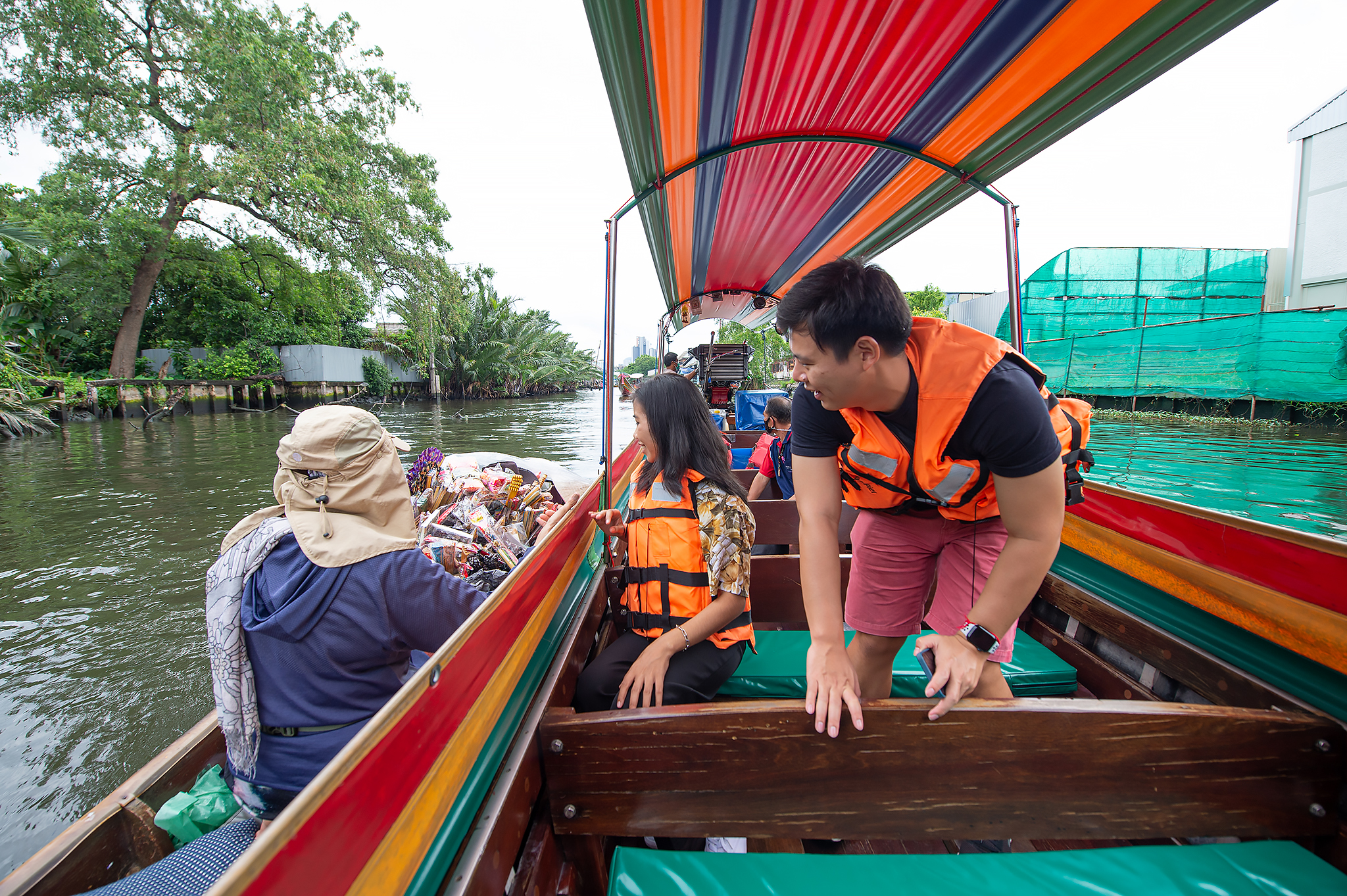 曼谷水門寺（Wat Paknam）& 長尾船運河觀光之旅