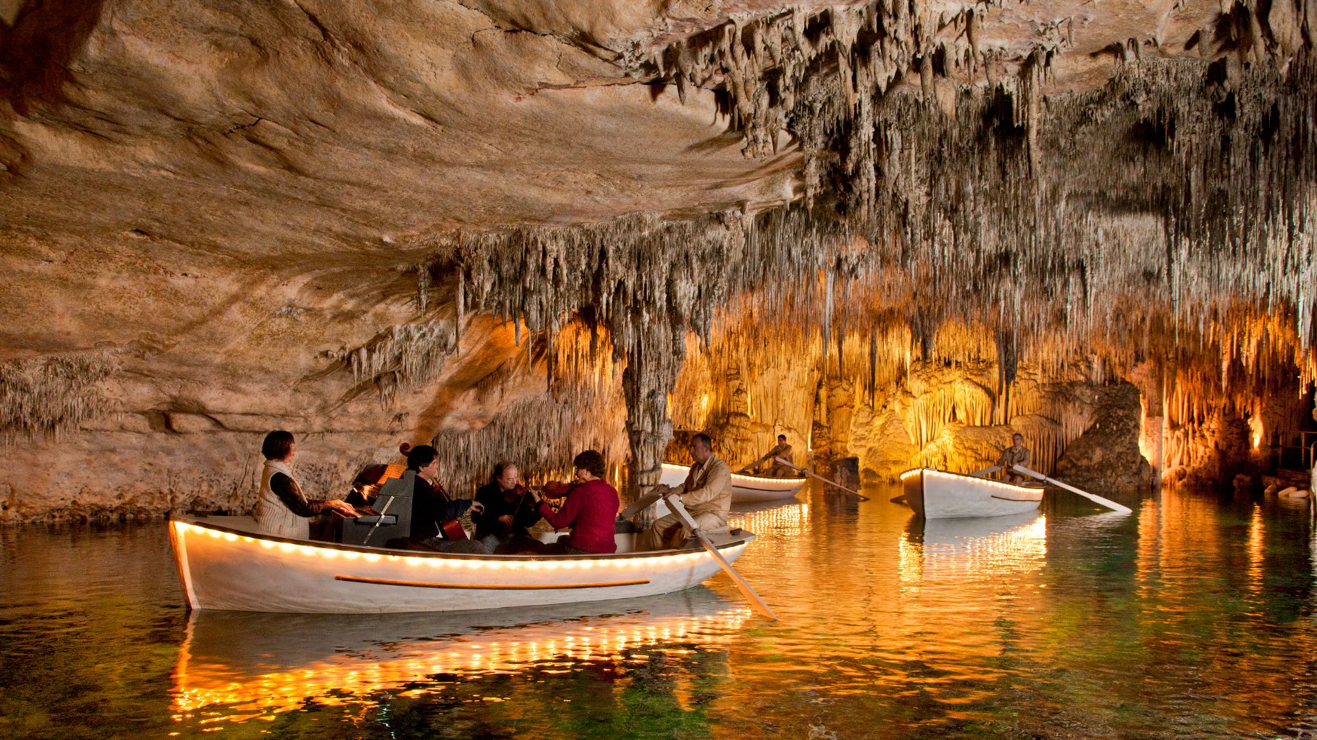 Caves of Drach tour with boat trip from Palma or Alcudia 