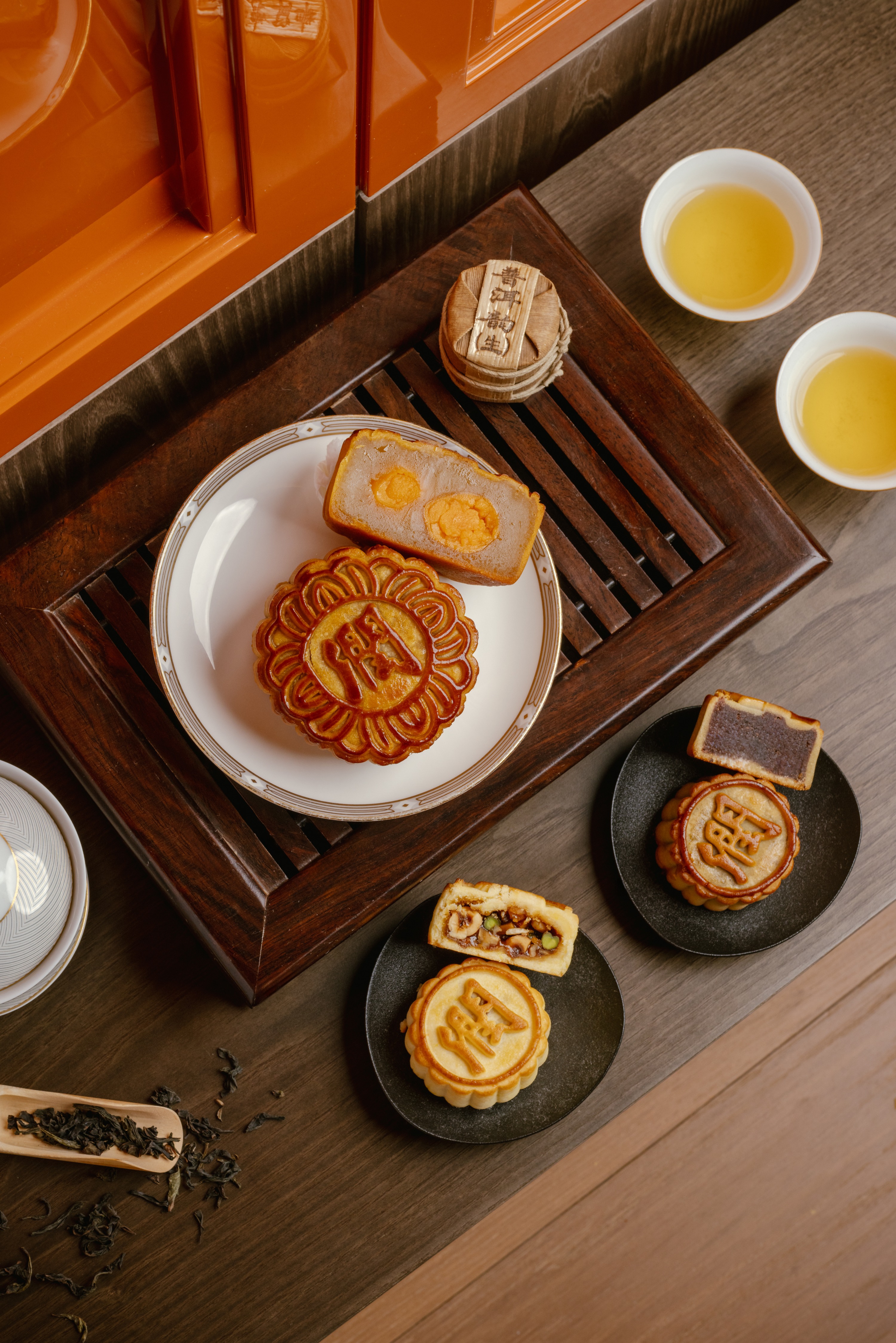 The Landmark Mandarin Oriental Hong Kong, LMO The Mooncake Bento, LMO The  Mooncake Bento (Voucher), Limited Edition: Amber x esca Vegetarian  Mooncakes