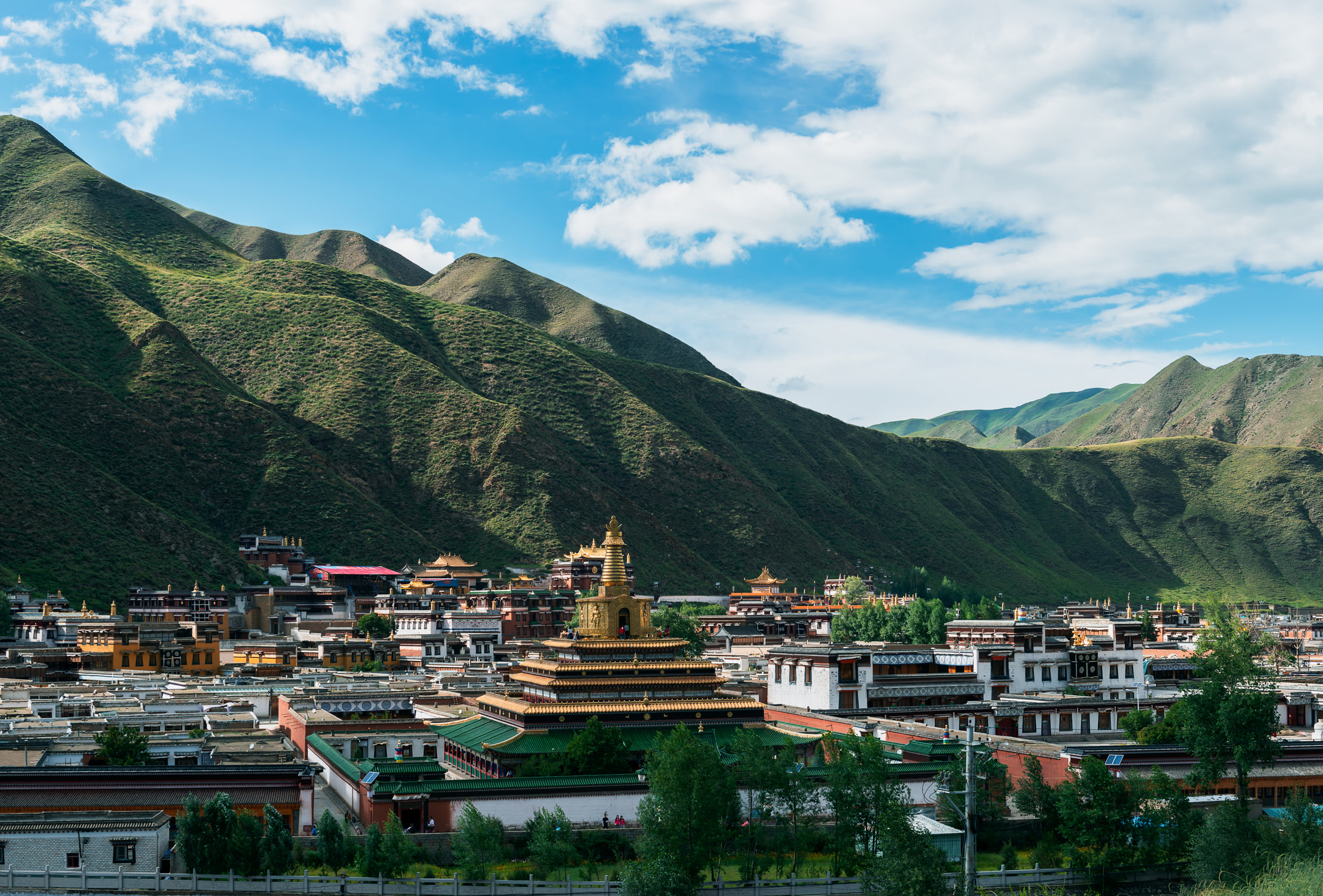 One-day chartered car tour from Lanzhou to Gannan Labrang Monastery + Sangke Grassland + Ganjia Secret Realm