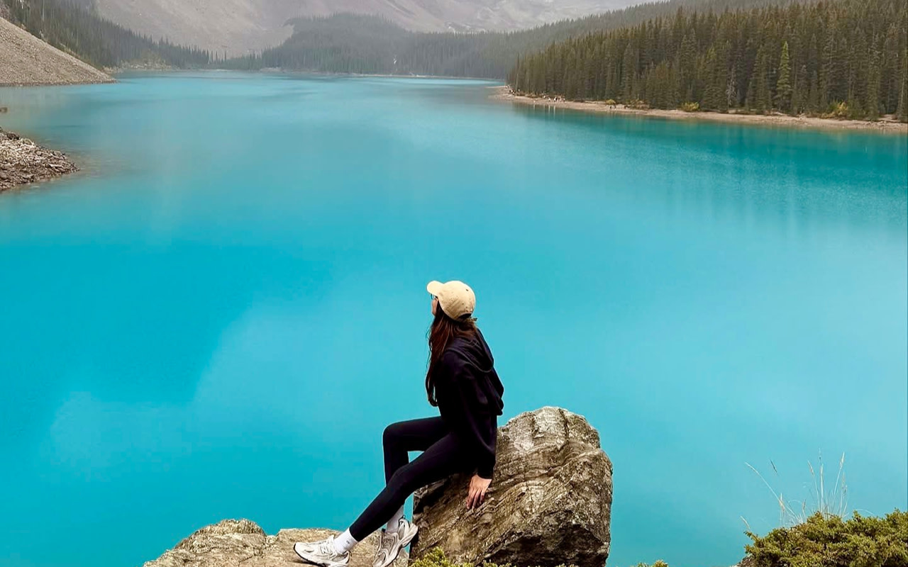 Moraine Lake & Lake Louise Private One-Day Tour from Banff & Calgary