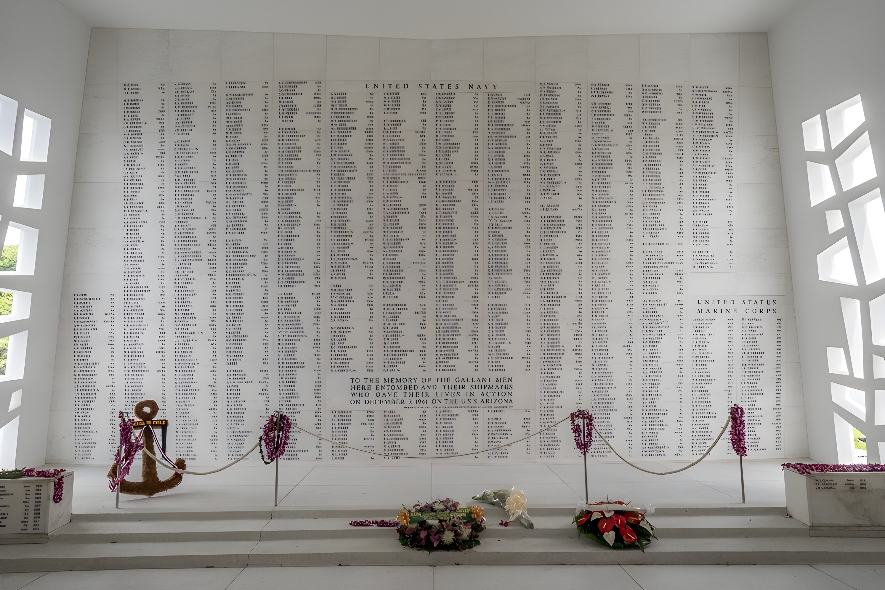 參觀亞利桑那號紀念館,向美國士兵致敬 參觀亞利桑那號紀念館,向美國士兵致敬