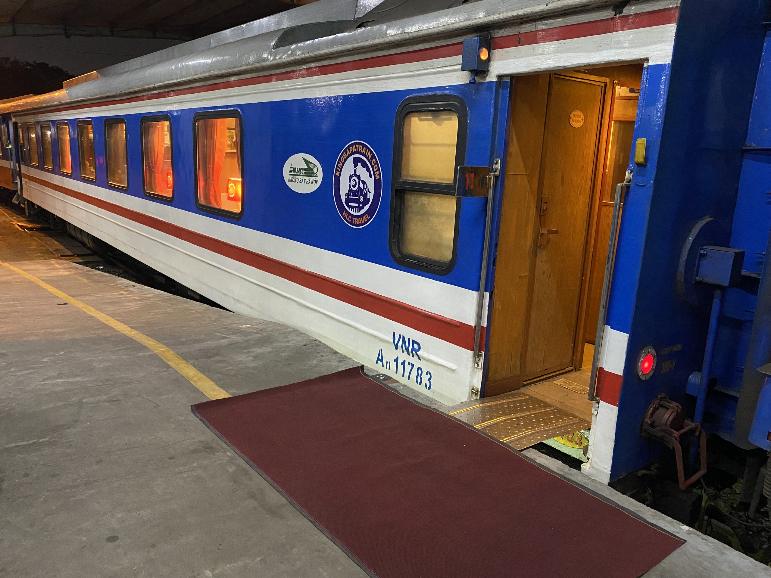 Hanoi - Sapa Deluxe Sleeper train by King Sapa Train