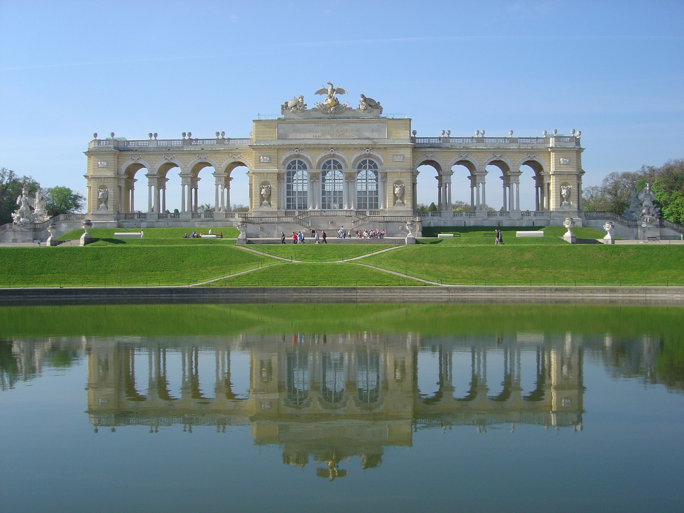 維也納：熊布朗宮和花園導覽遊 (Vienna: Schönbrunn Palace and Gardens Guided Tour)