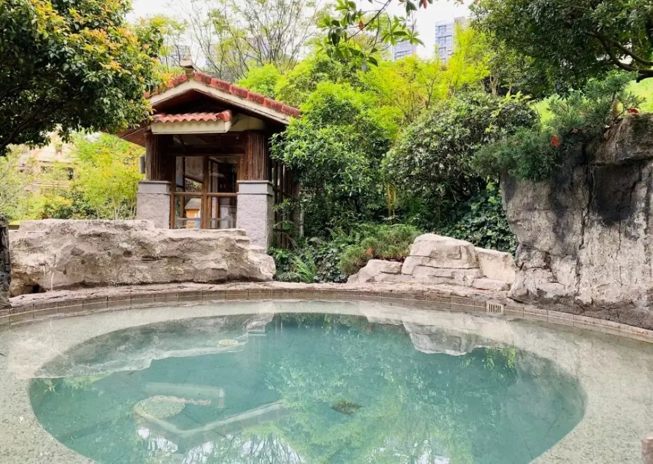 Poly Hot Spring Spa
