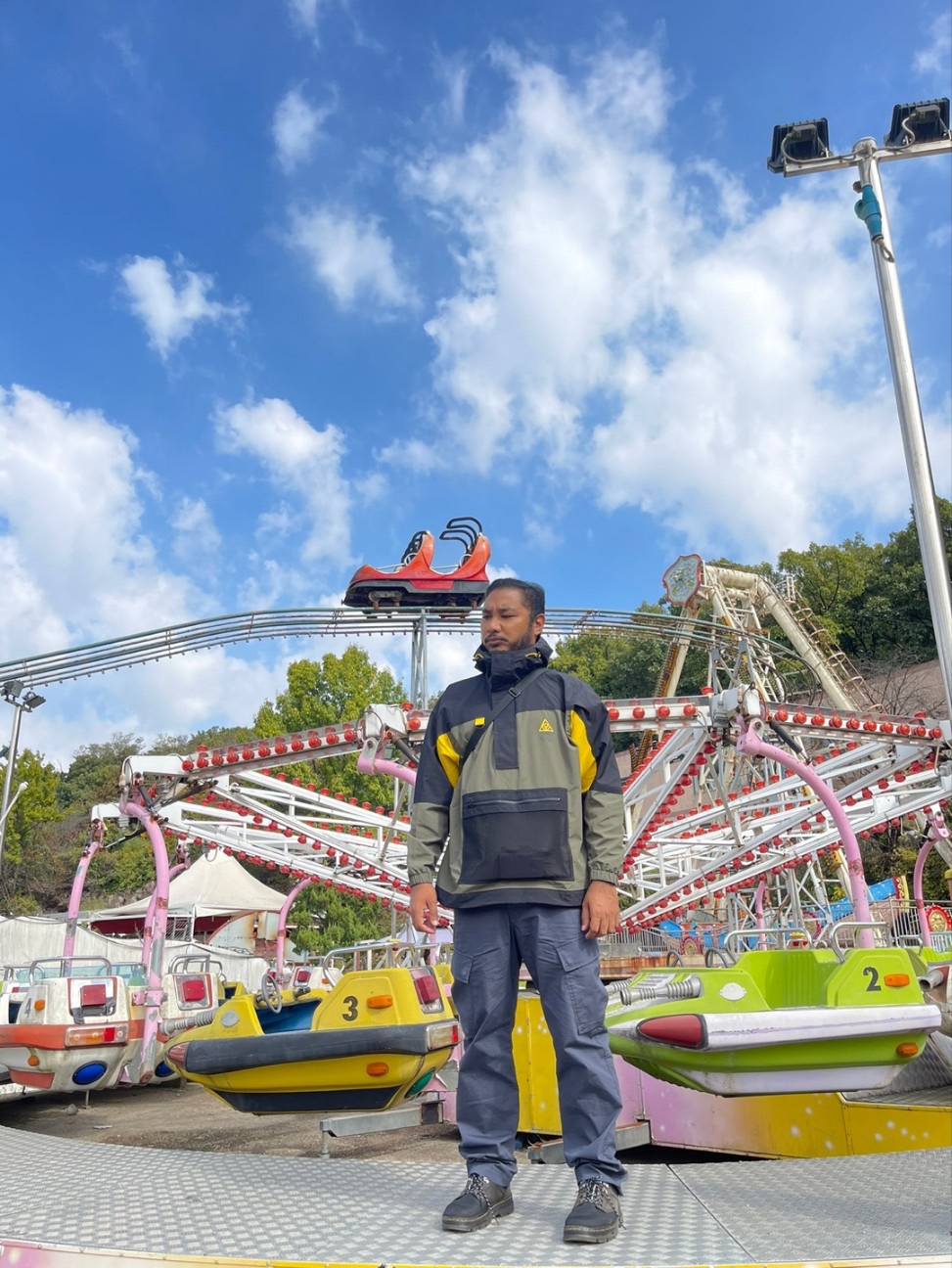 Yongma Land Abandoned Theme Park + Strawberry Picking