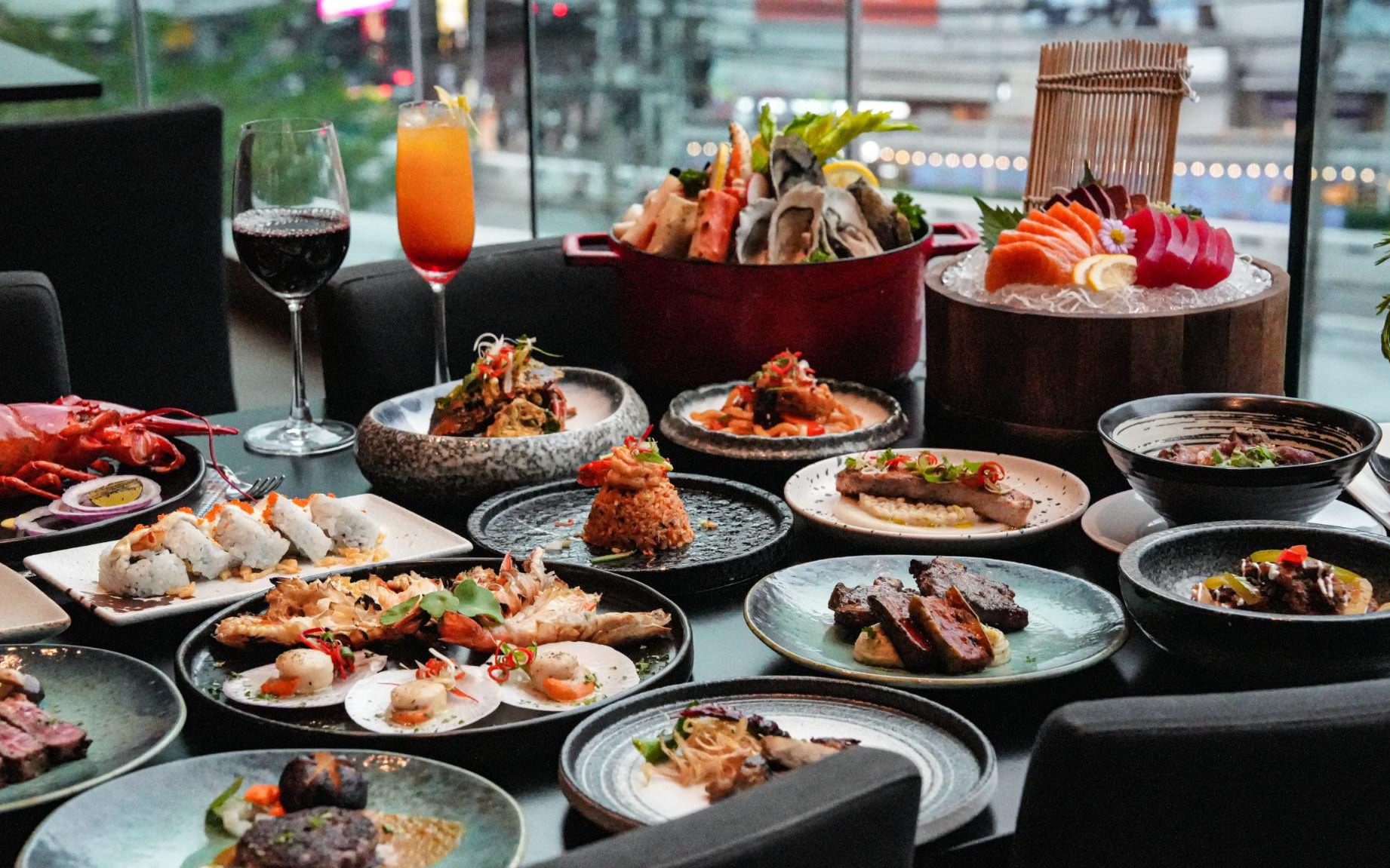 Buffet at Amaya Food Gallery, Amari Bangkok Hotel (Pratunam)