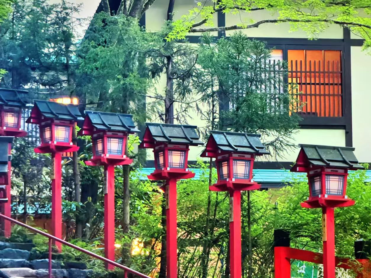 Kifune Shrine: Hidden away on the western foot of Mount Kurama in Kyoto, Kifune Shrine is the head shrine of approximately 450 Kifune Shrines in Japan. It dedicates its main deity to "Takayasu-gami", the dragon god who controls rainfall and stops rain.