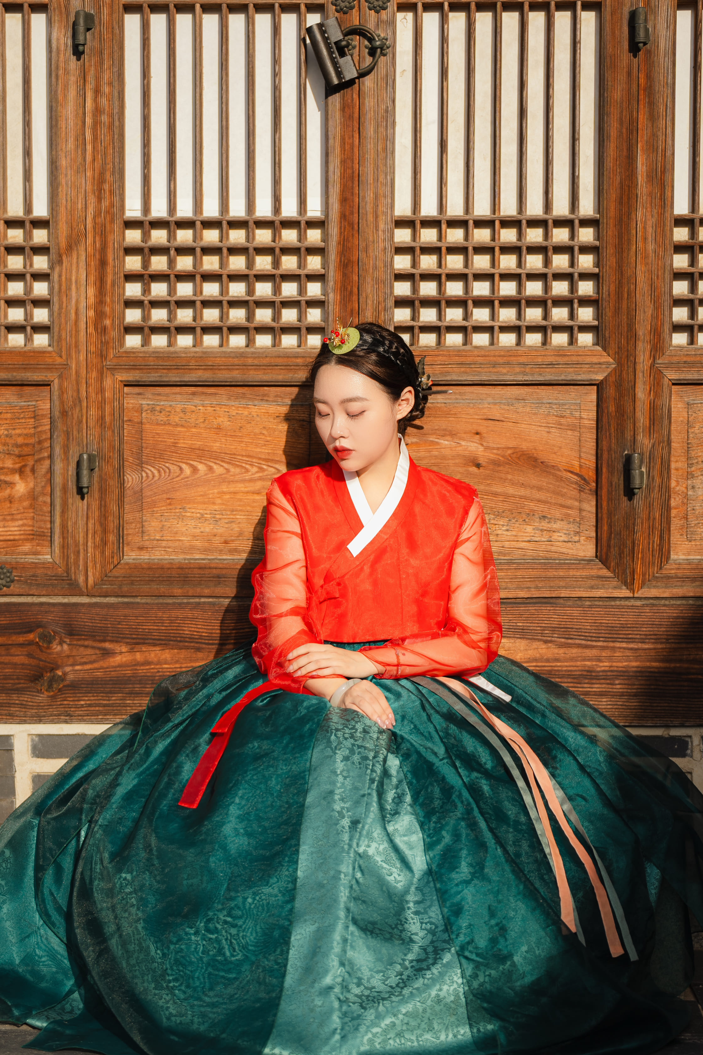 Hanbok Rental with Hairstyling & Accessories at Hanbokgirls