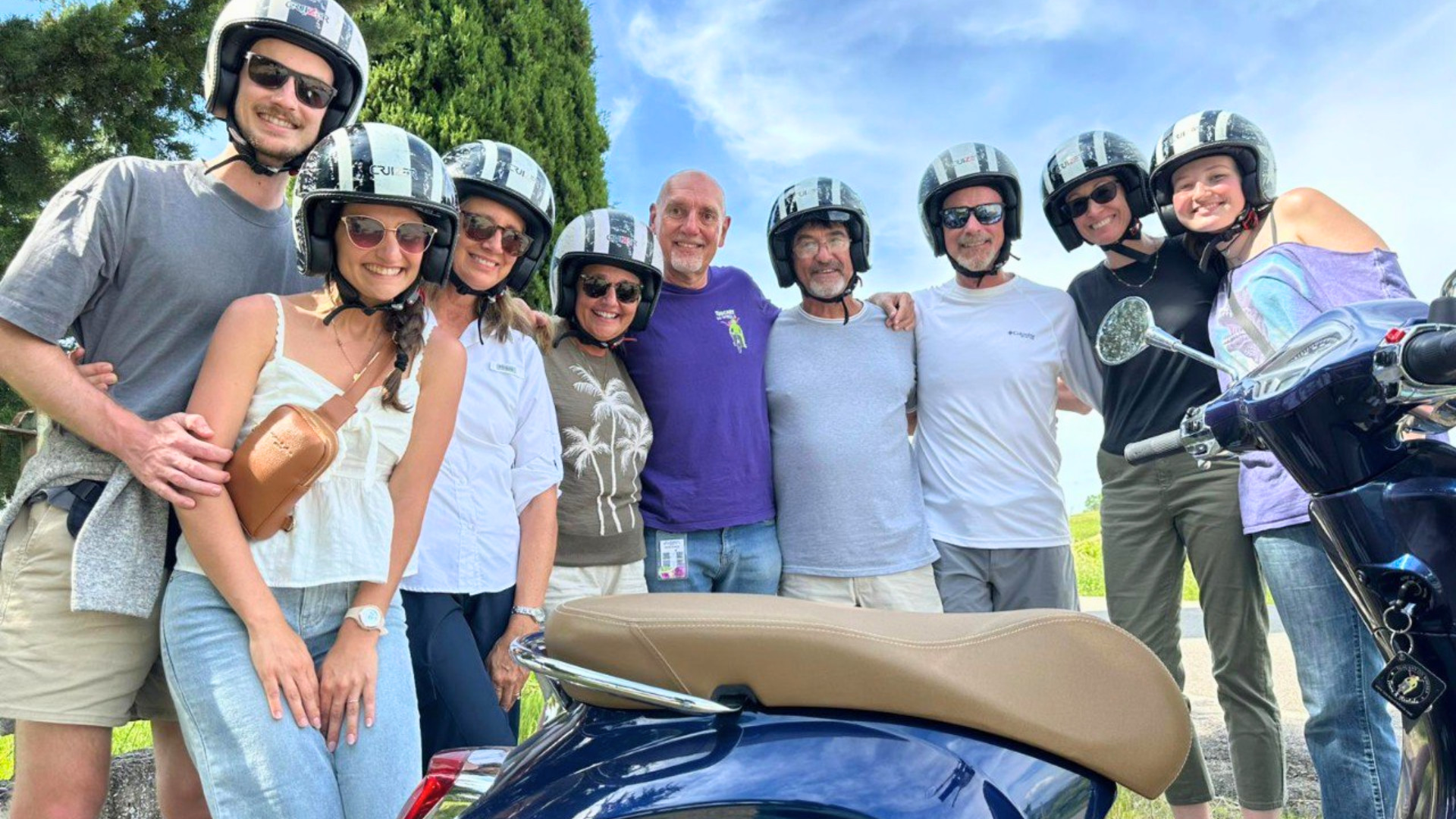 Authentic Tuscany Vespa Tour, Lunch & Wine Tasting from Chianti